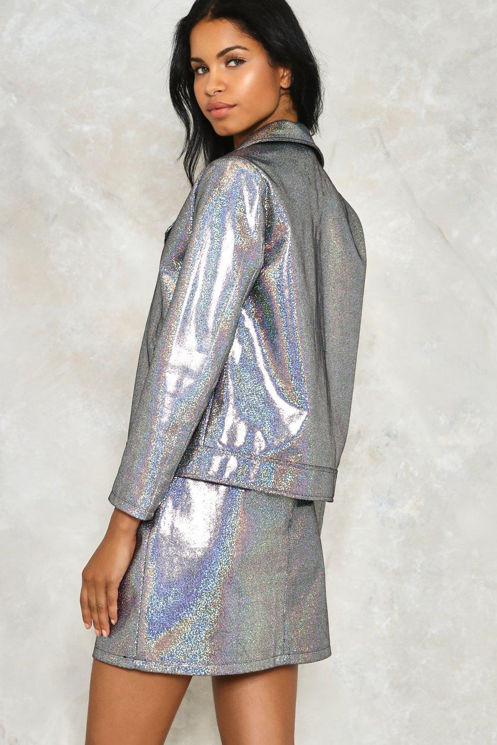 Holographic discount space skirt