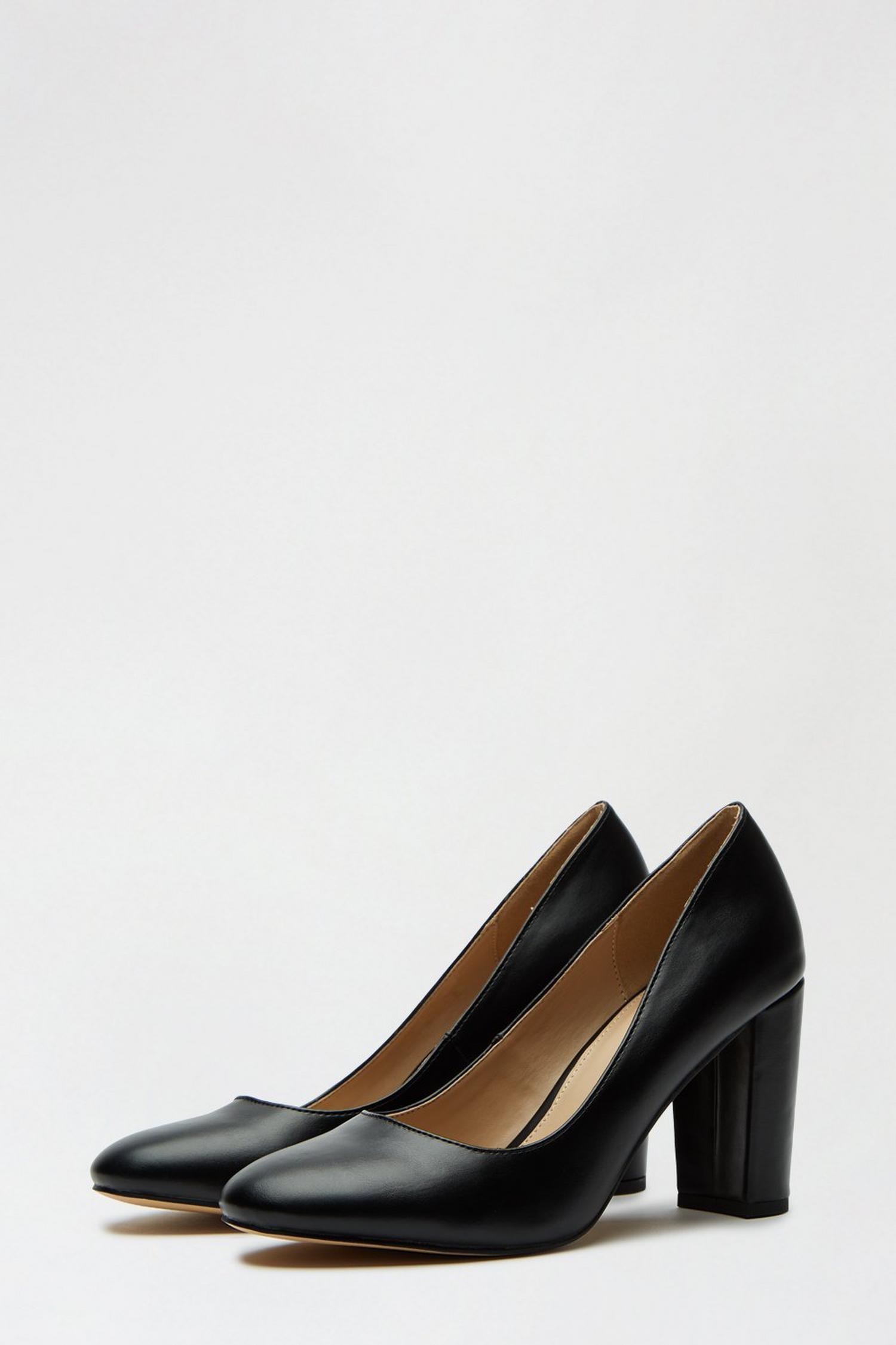 black block heel court