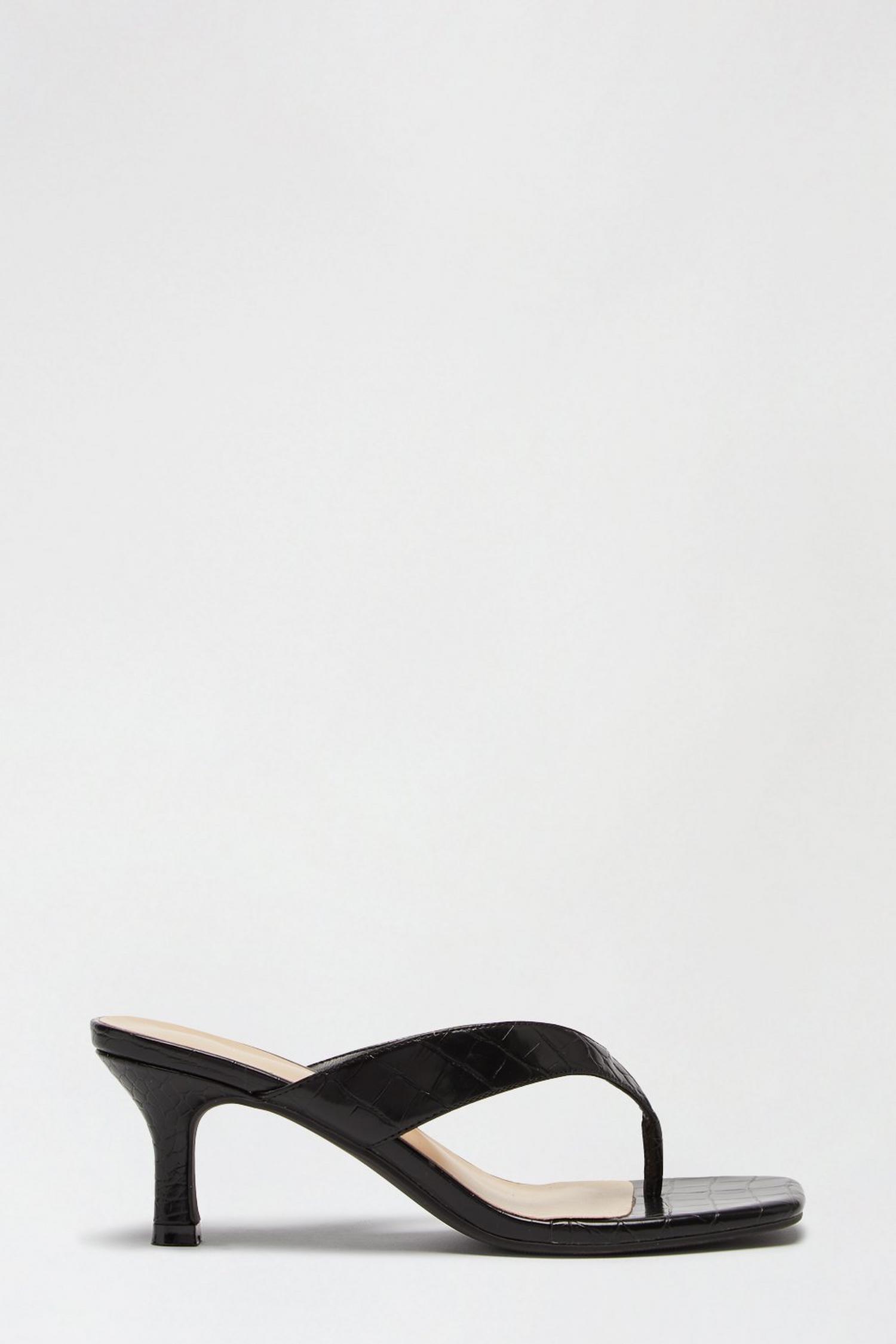 black toe thong heeled sandals