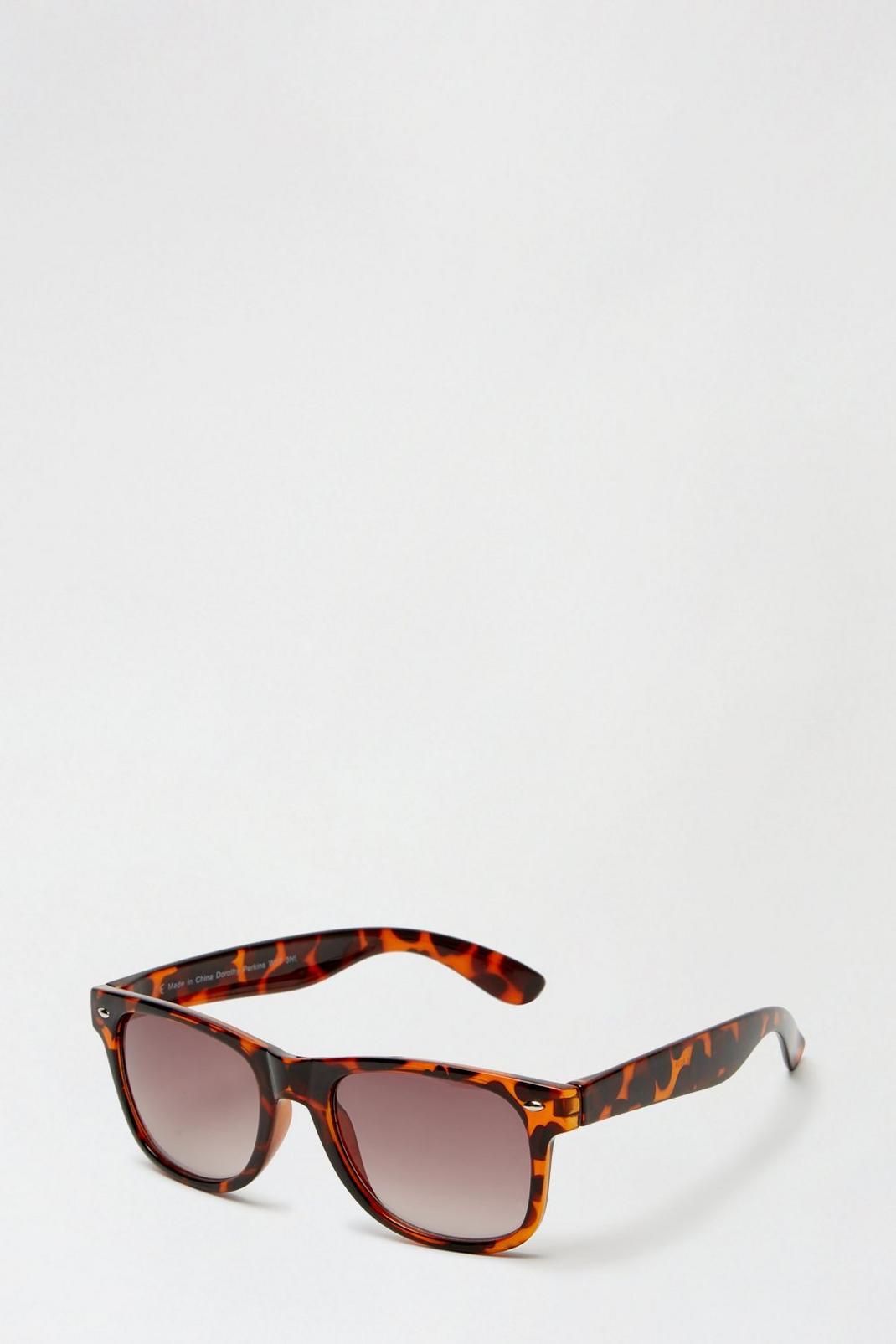 109 Tort Wayfarer Sunglasses   image number 2