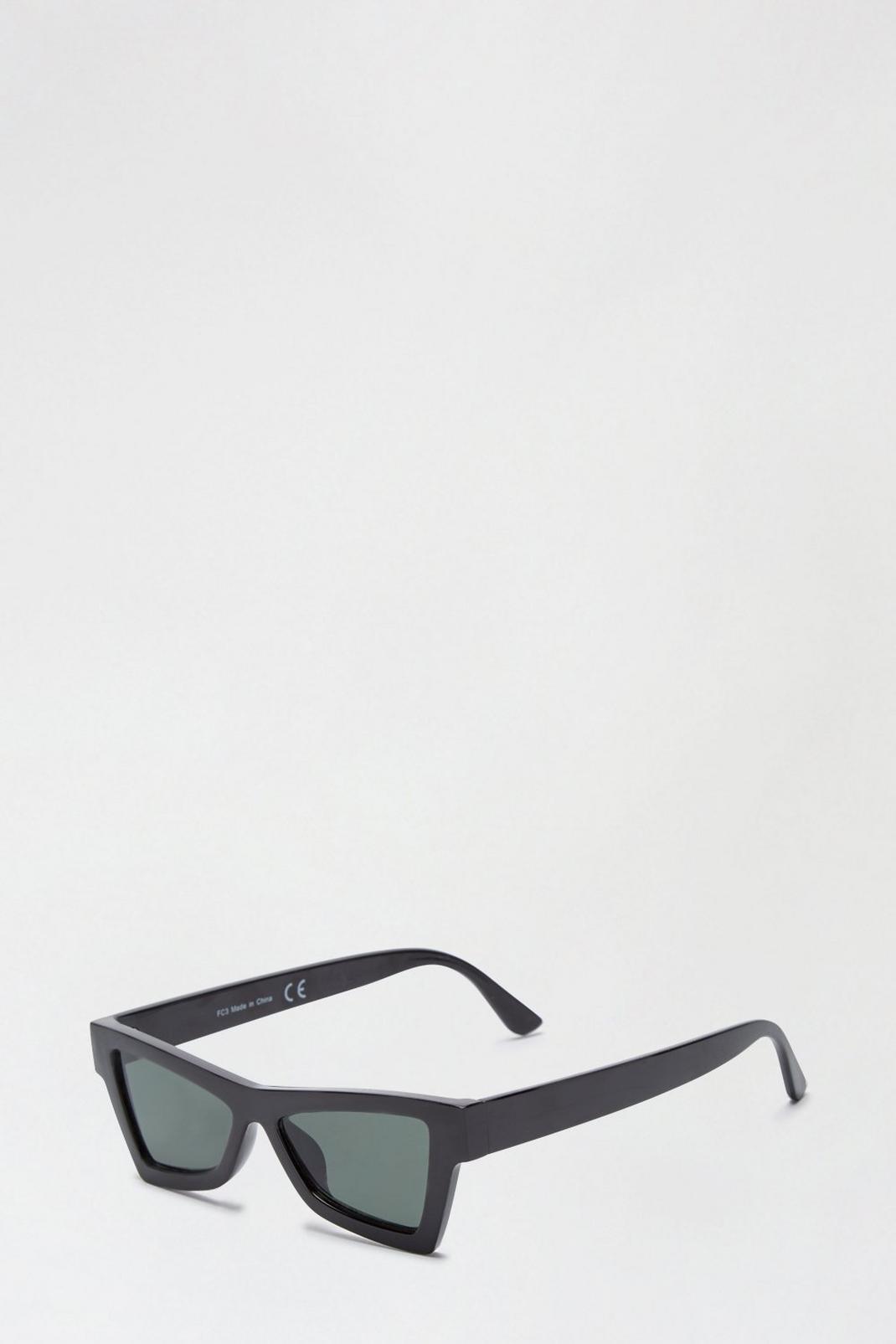 105 Black V-shape Sunglasses image number 2