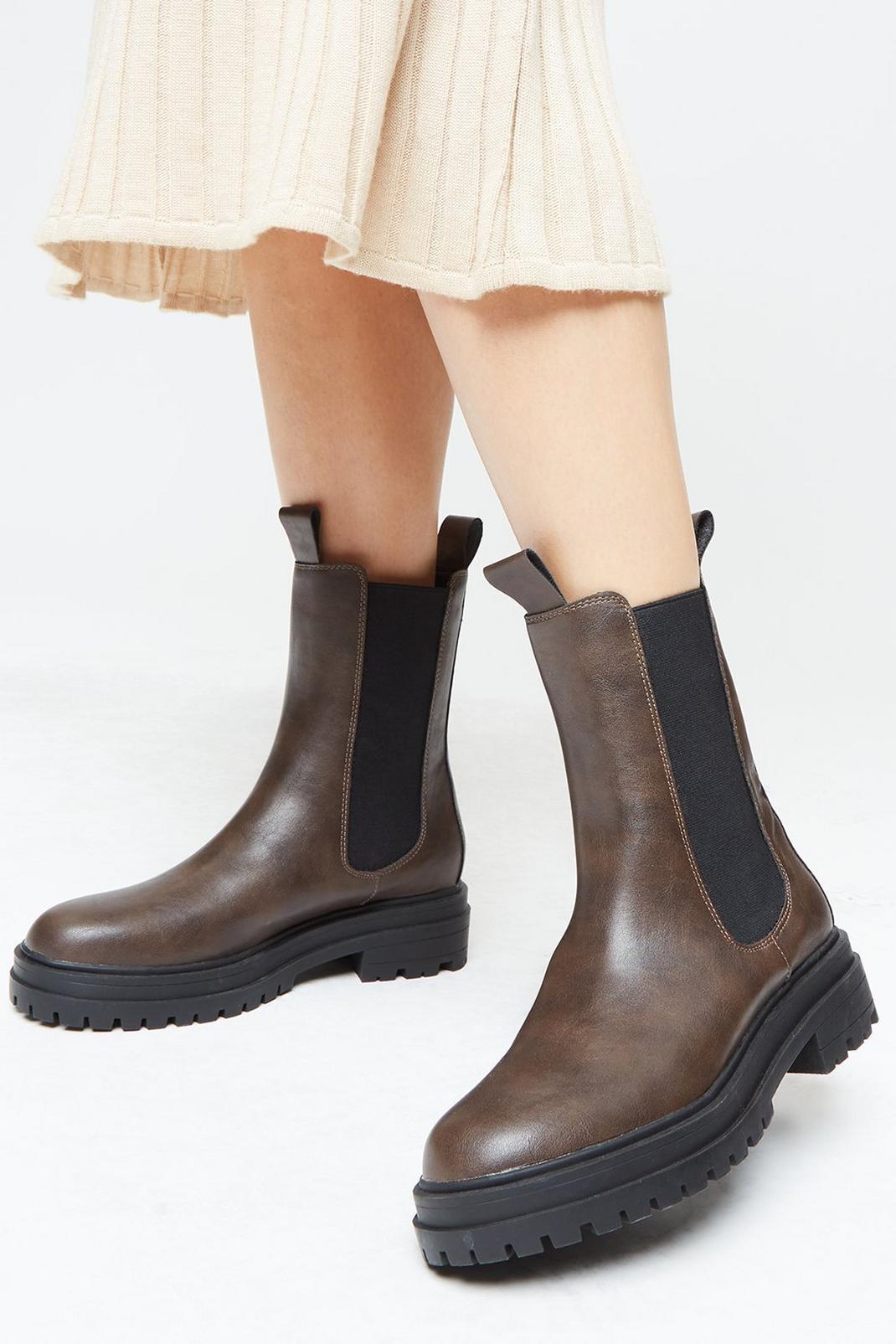 854 Marlee Chunky Sole Chelsea Boot image number 2