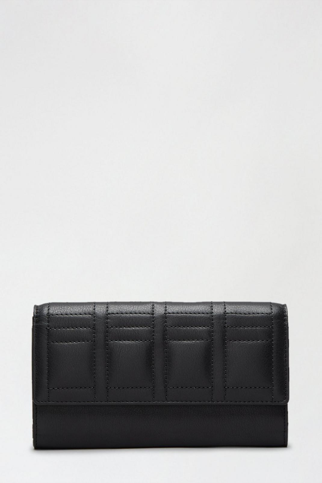 Black Luxe Leather Quilted Purse image number 1