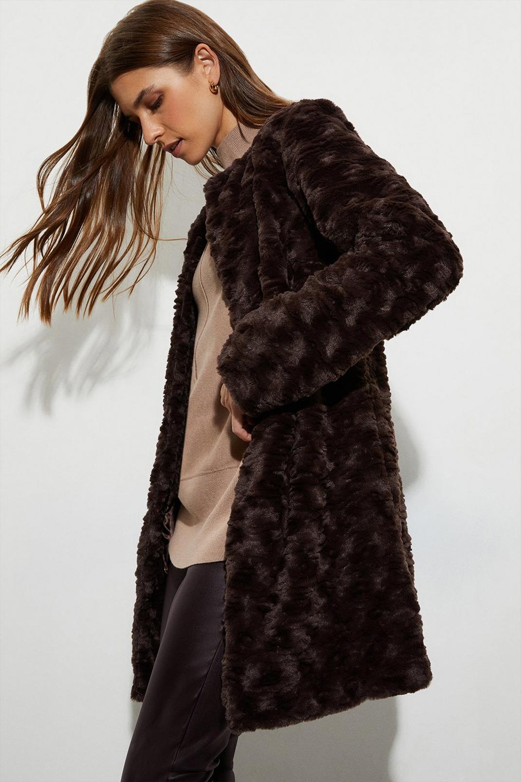 186 Collarless Textured Long Ripple Faux Fur Coat image number 1