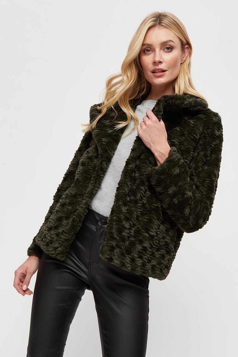 Collar And Revere Short Textured Ripple Faux Fur Coat