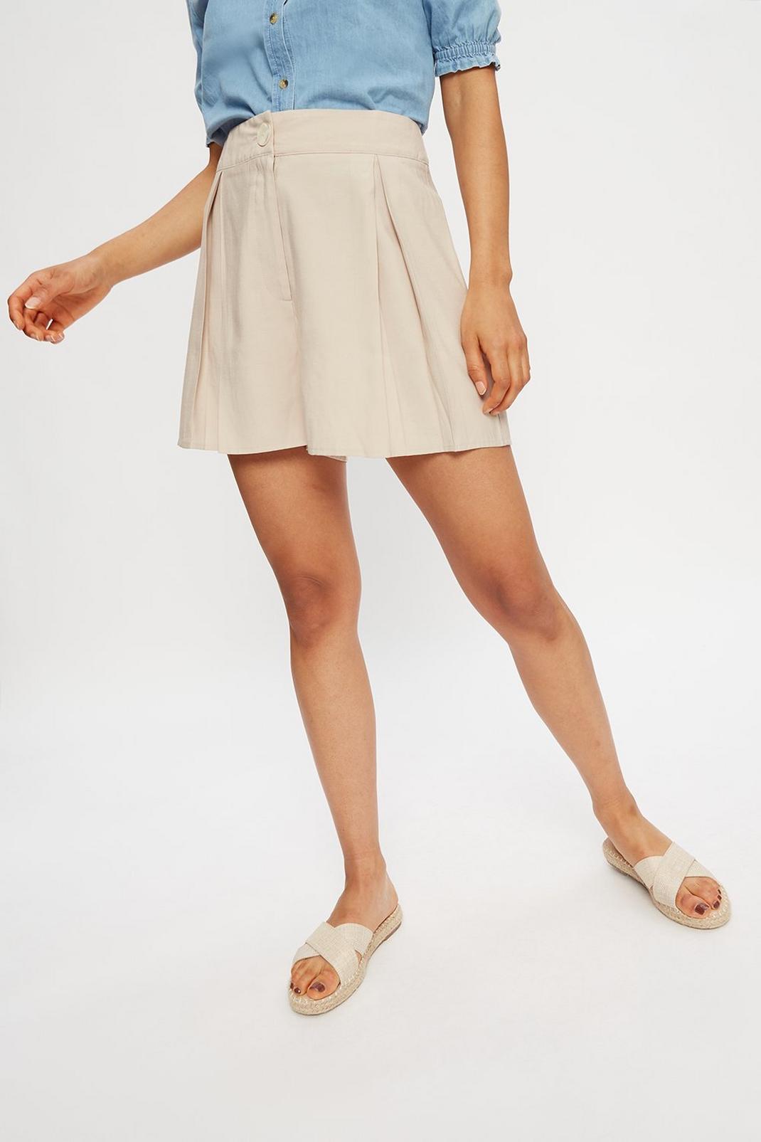 165 Pleat Front Shorts image number 2