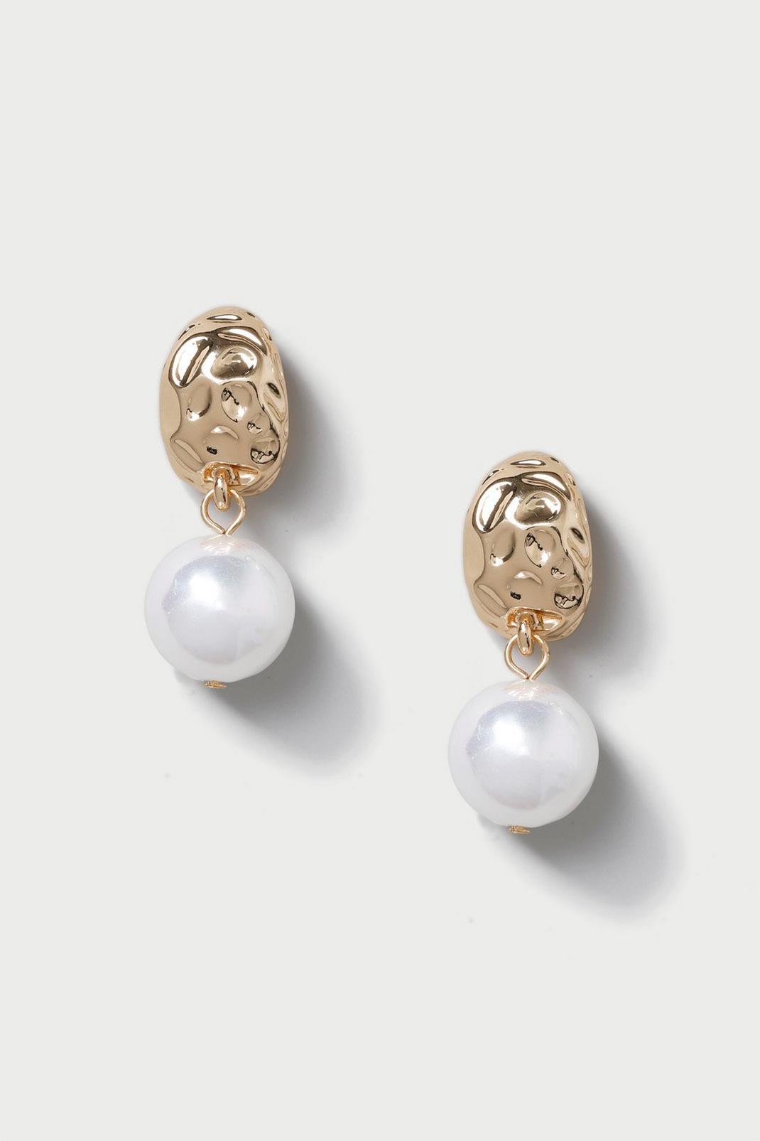 Gold Pearl Drop Earring image number 1