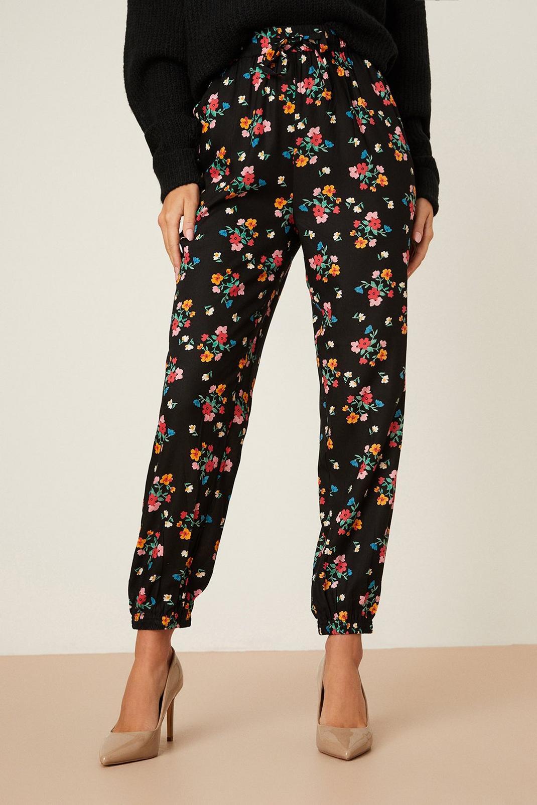 Petite Pink Floral Print Woven Joggers image number 1
