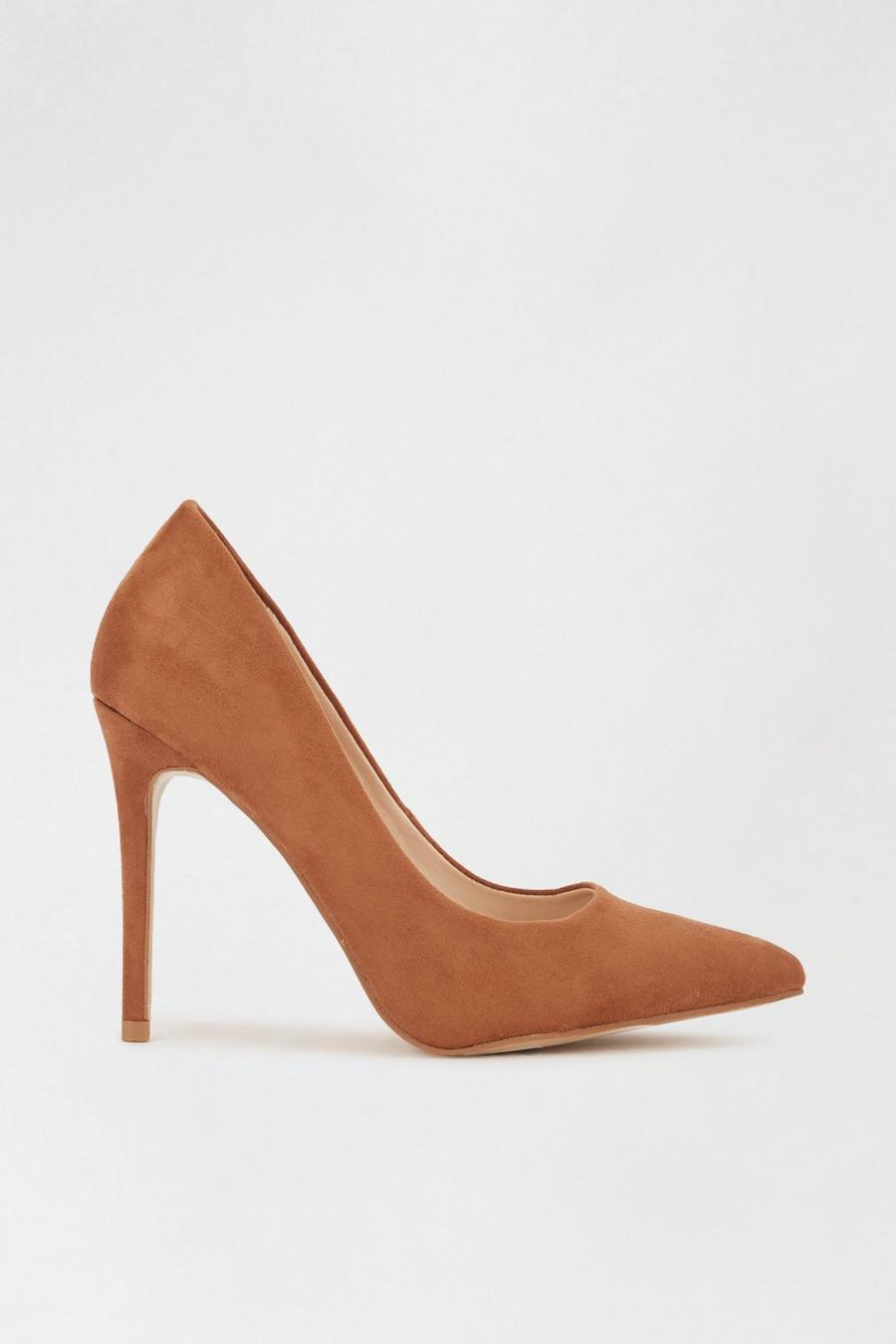 Faith: Wide Fit Chlo Pointed Court Shoe