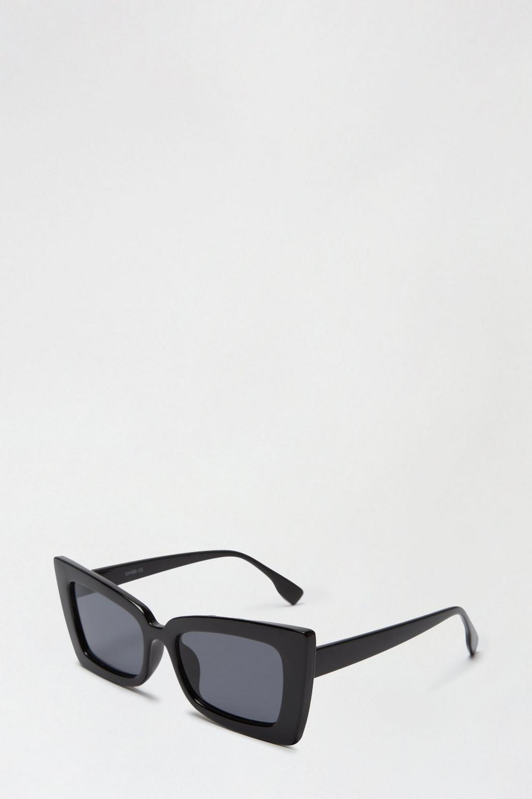 105 Black Square Cat Sunglasses image number 2