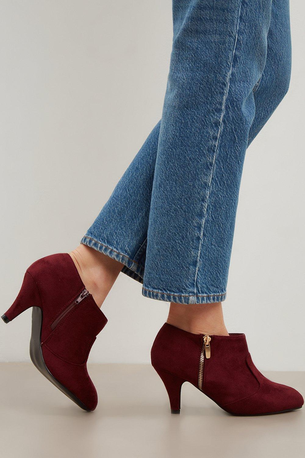 extra wide heeled shoes