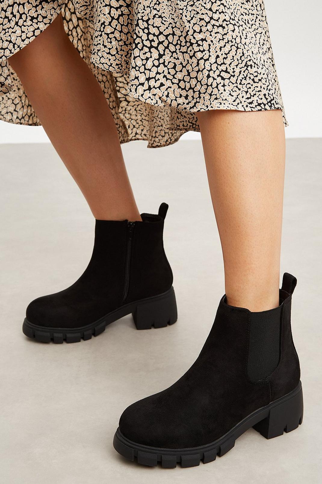 Black Good For The Sole: Extra Wide Comfort Muse Chelsea Boot image number 1