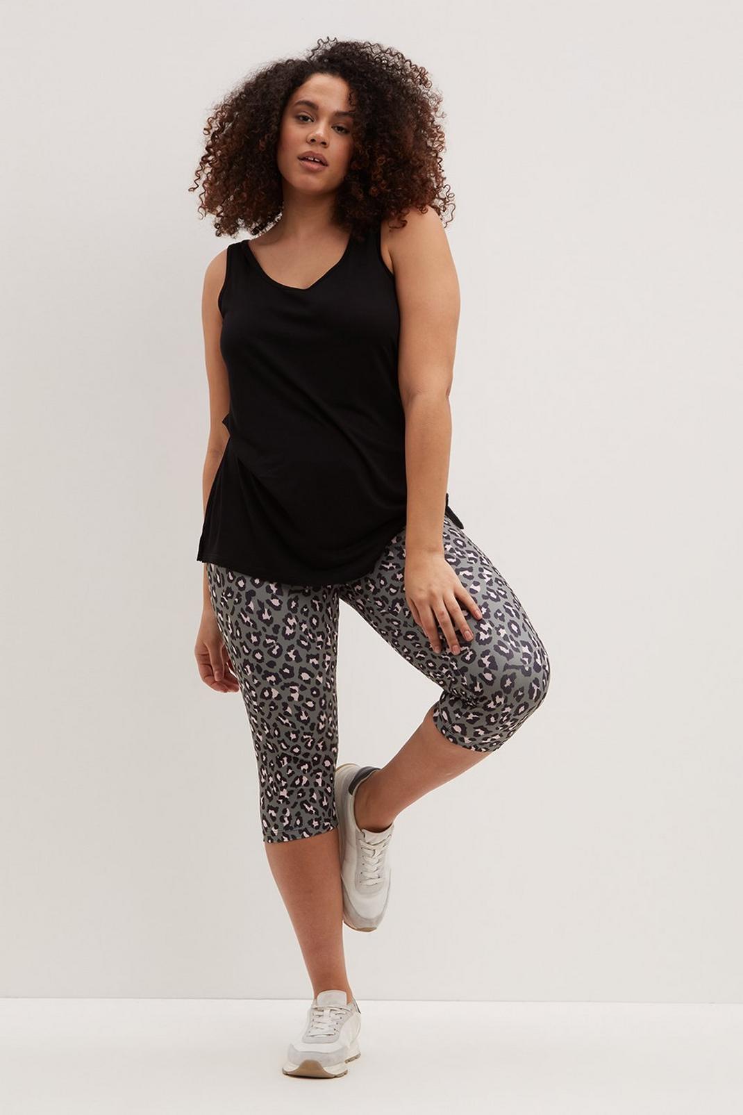Leopard Curve Printed Active Cropped Leggings image number 1