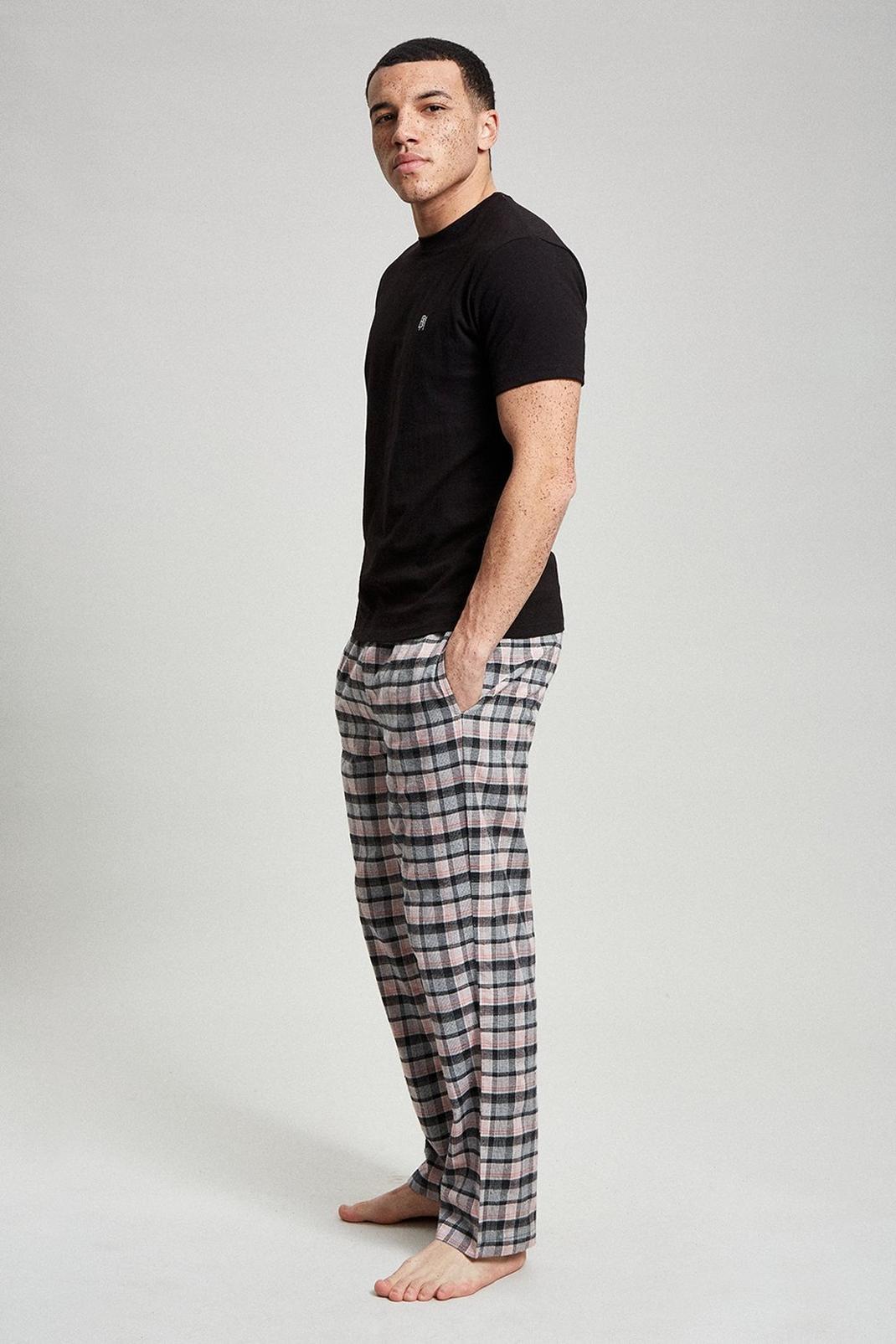 105 Black Short Sleeve Tee & Check Pyjama Set image number 2