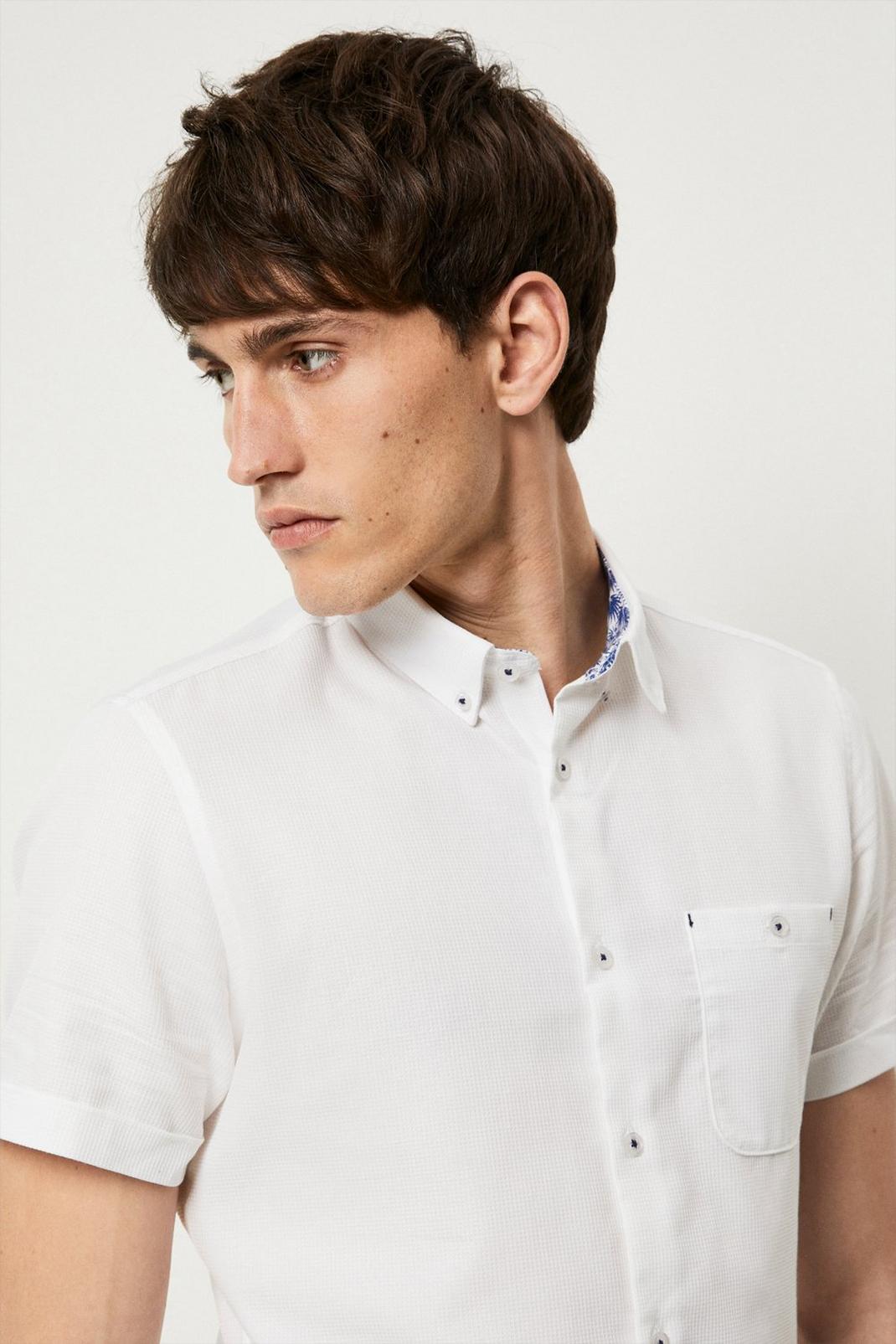 Short Sleeve Textured White Shirt image number 1