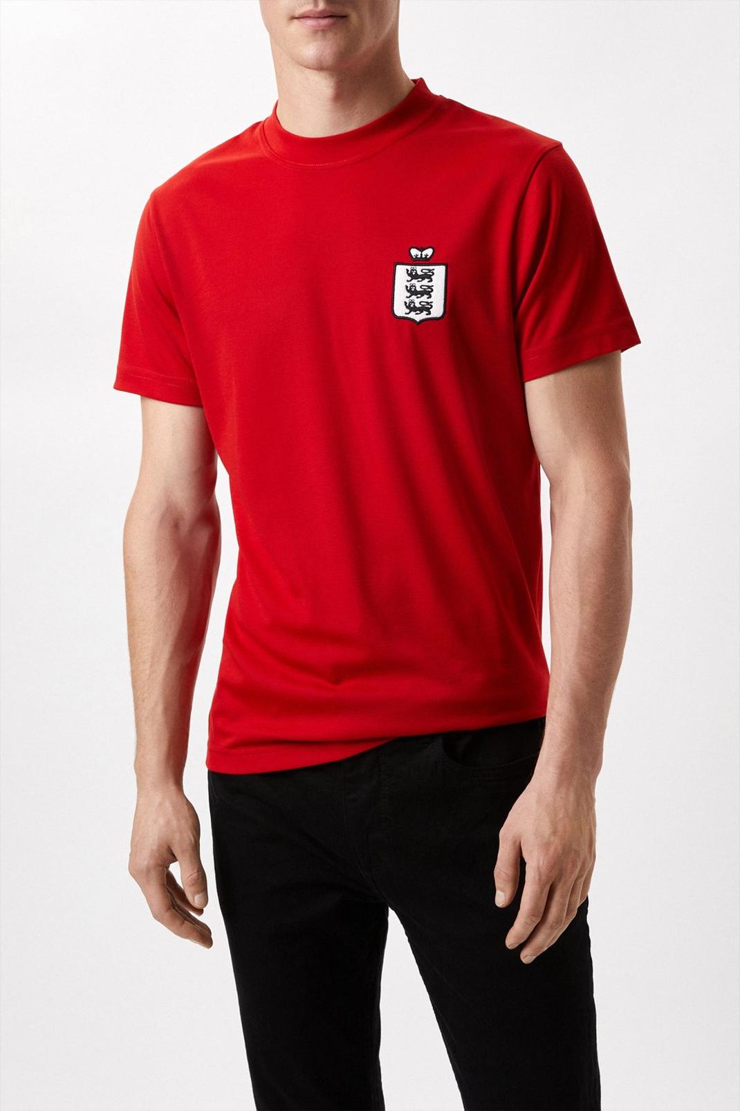 Red England Short Sleeve Retro Football Shirt image number 1