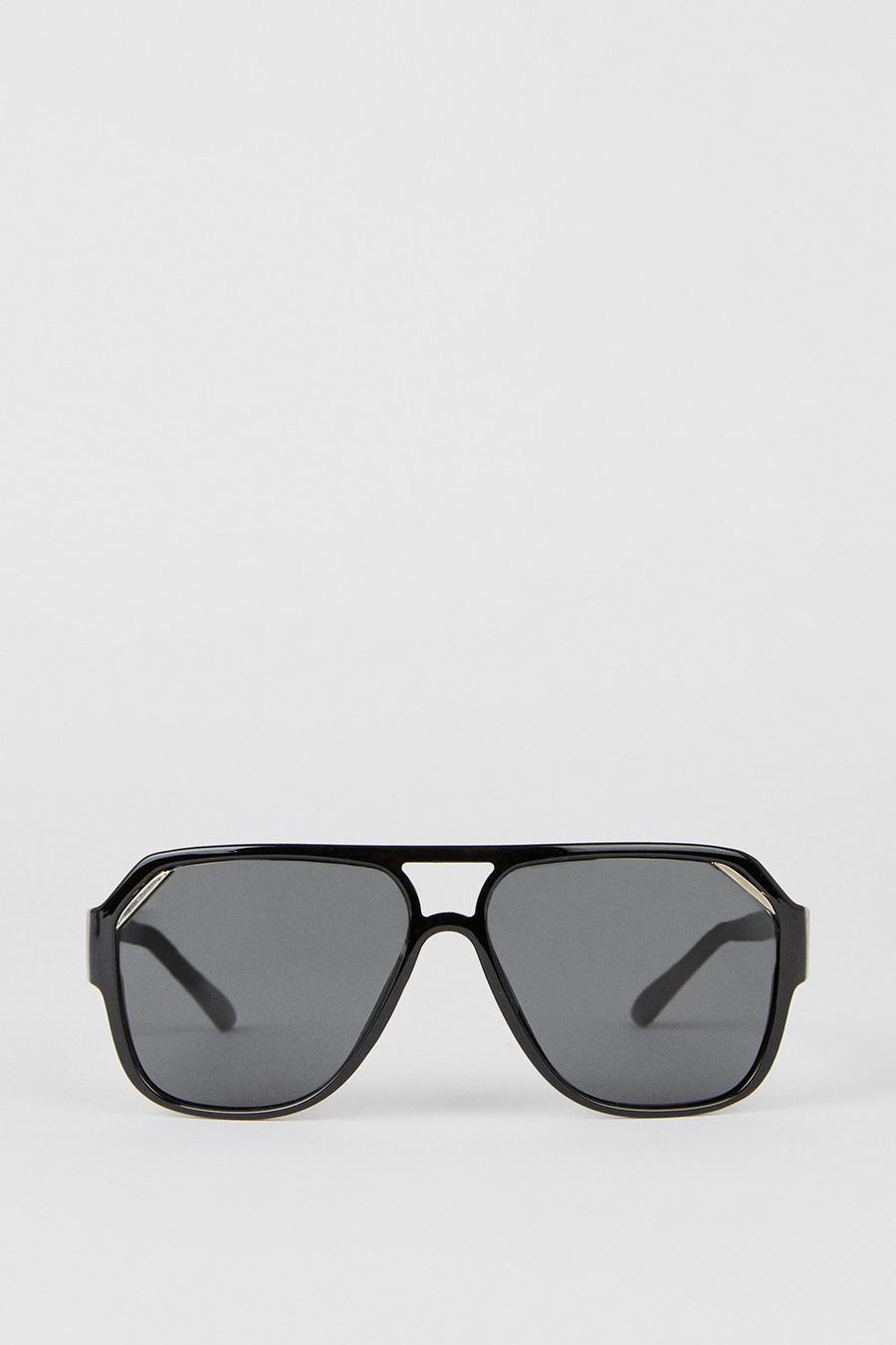Angled Round Frame Sunglasses