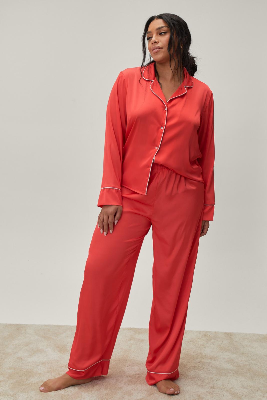 157 Plus Size Contrast Piping Shirt and Pants Pajama Set image number 2
