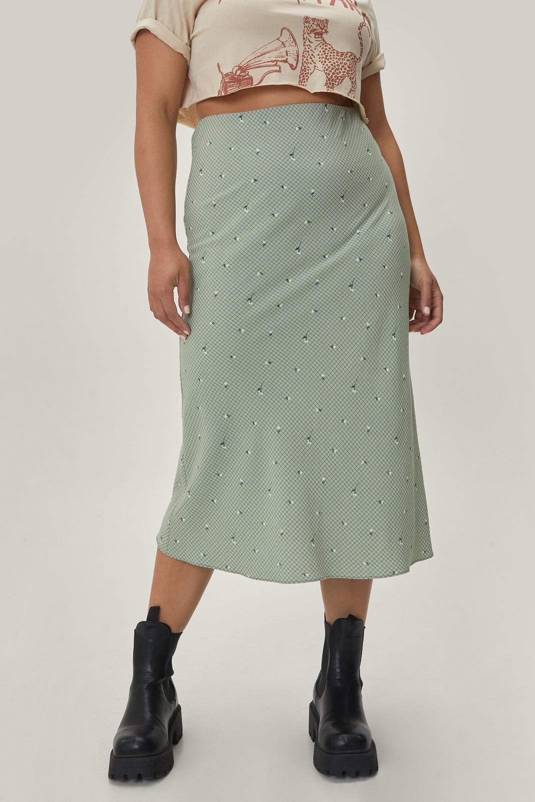 130 Plus Size Gingham Floral Midi Skirt image number 2