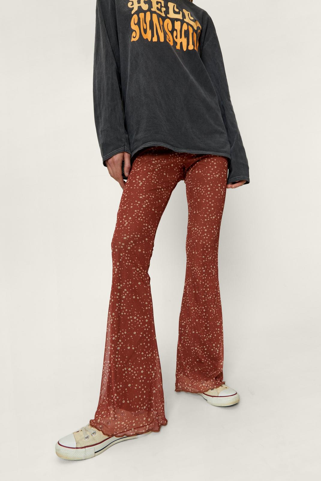 Pantalon évasé en mesh à taille haute et à imprimé floral, Chocolate image number 1