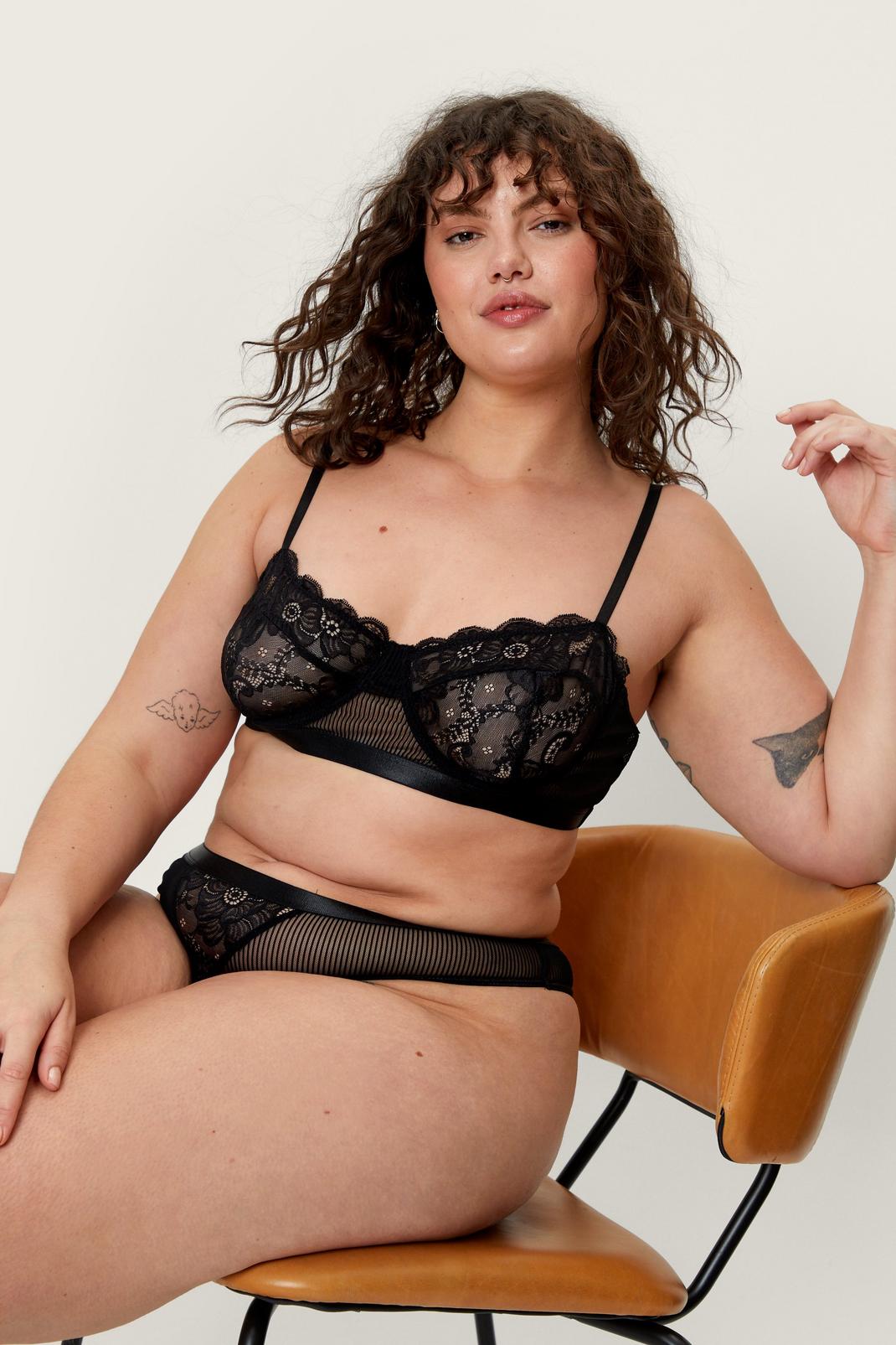 105 Plus Size Lace Underwired 2 Piece Lingerie Set image number 1