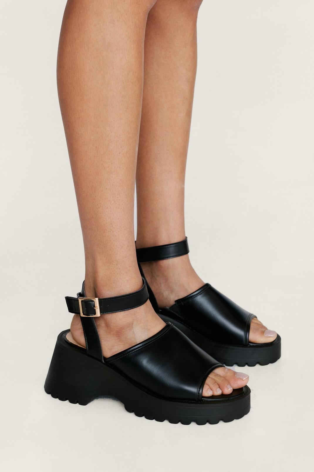 Black Chunky Buckle Cleated Sole Open Toe Sandals image number 1