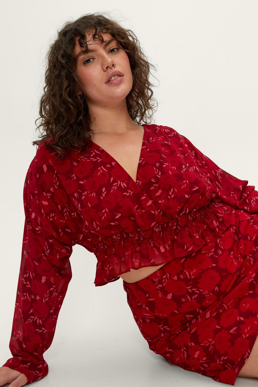 Plus Size Floral Print Cropped Wrap Blouse image number 1