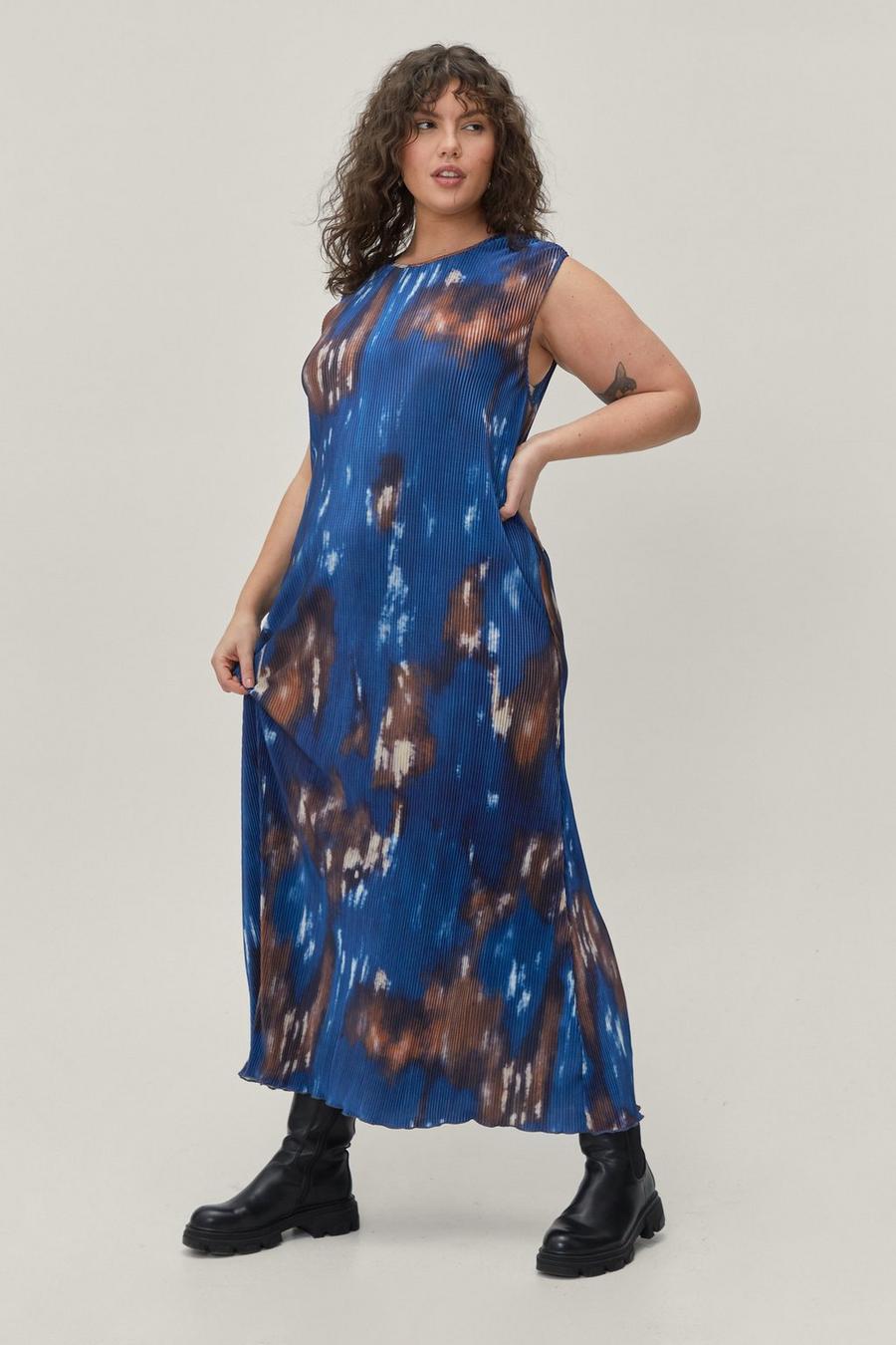 Plus Plisse Blurred Print Midaxi Dress 
