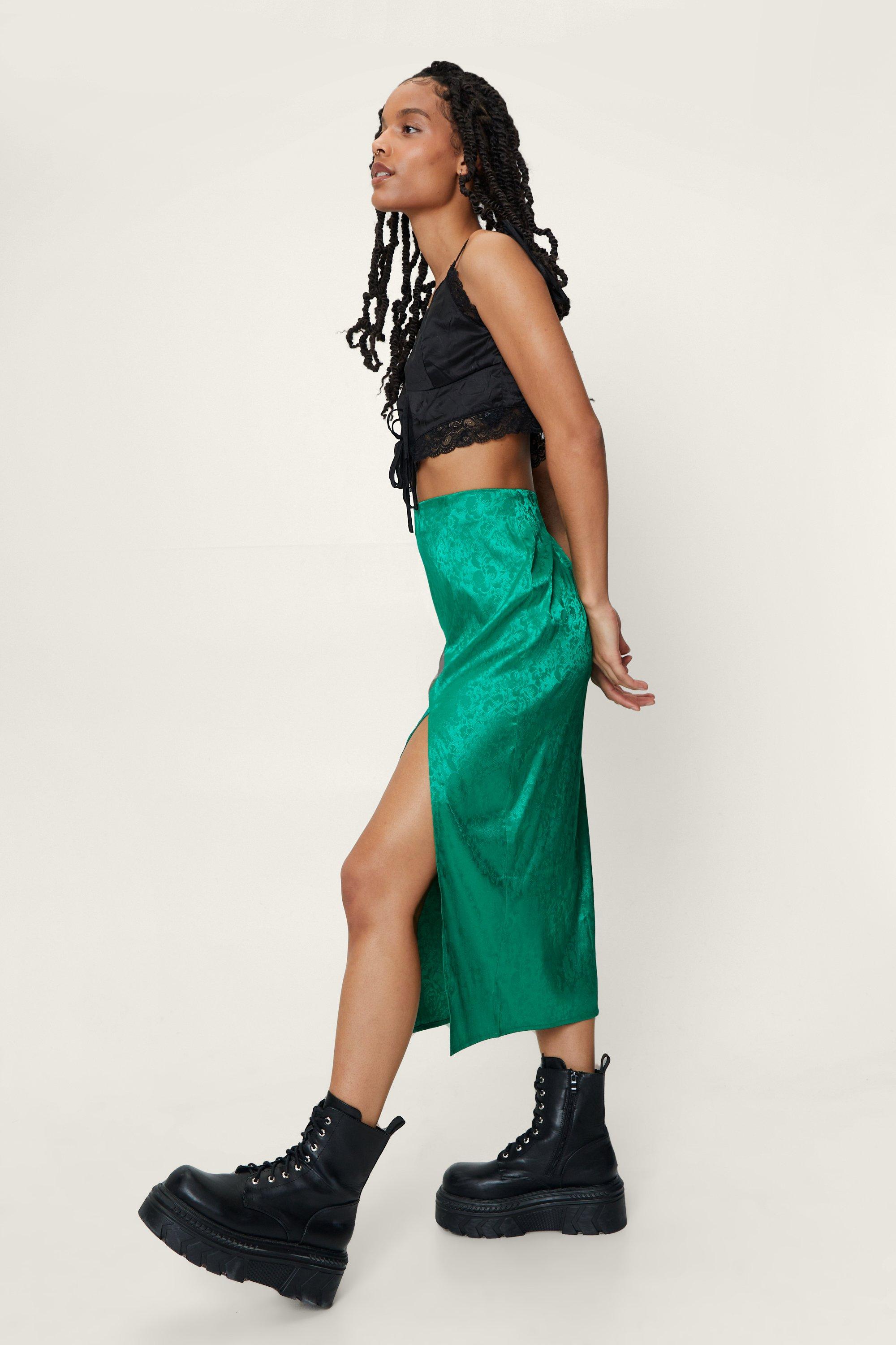 Petite midi 2025 skirt nasty gal