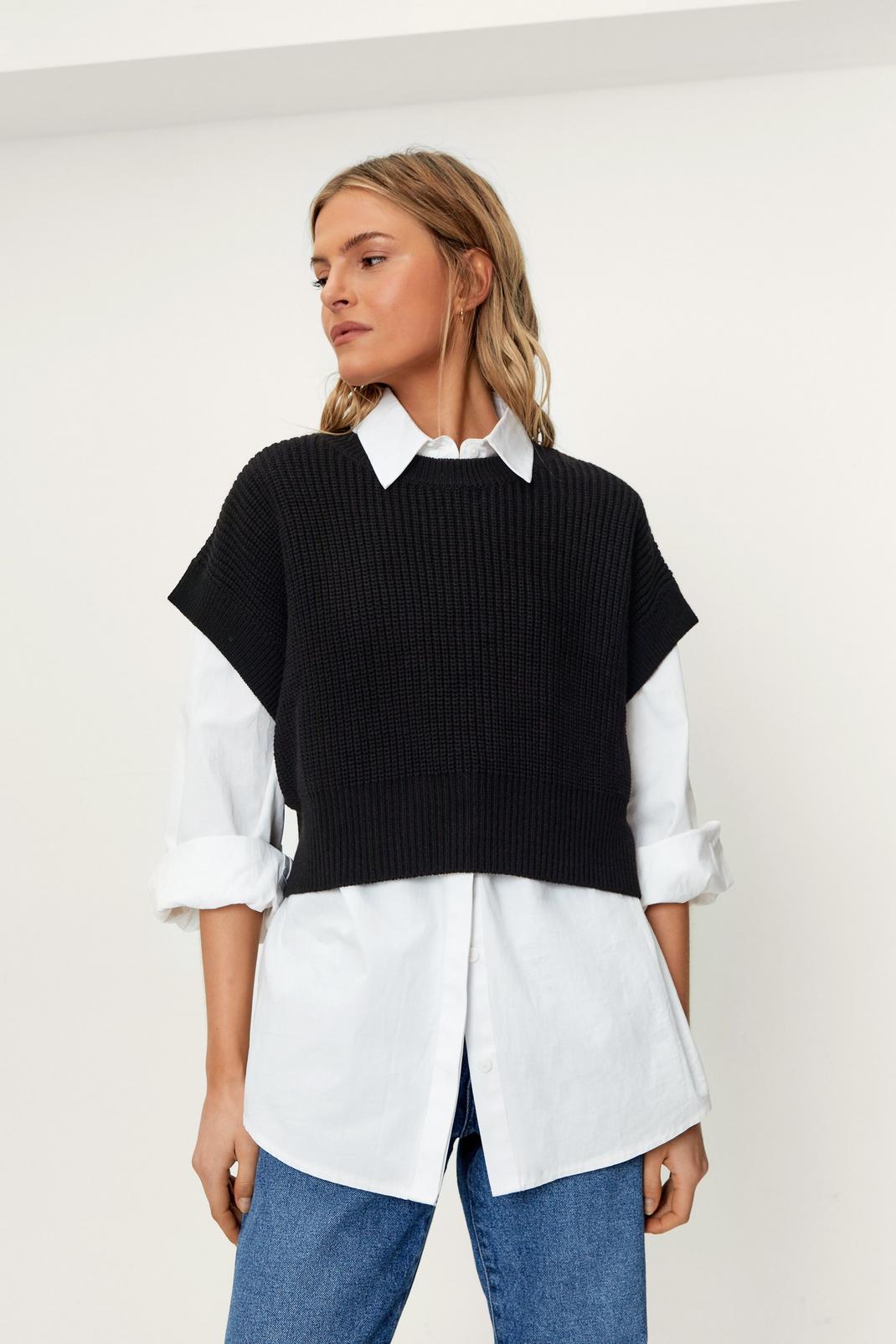 Black Boxy Cropped Knitted Sweater Vest image number 1