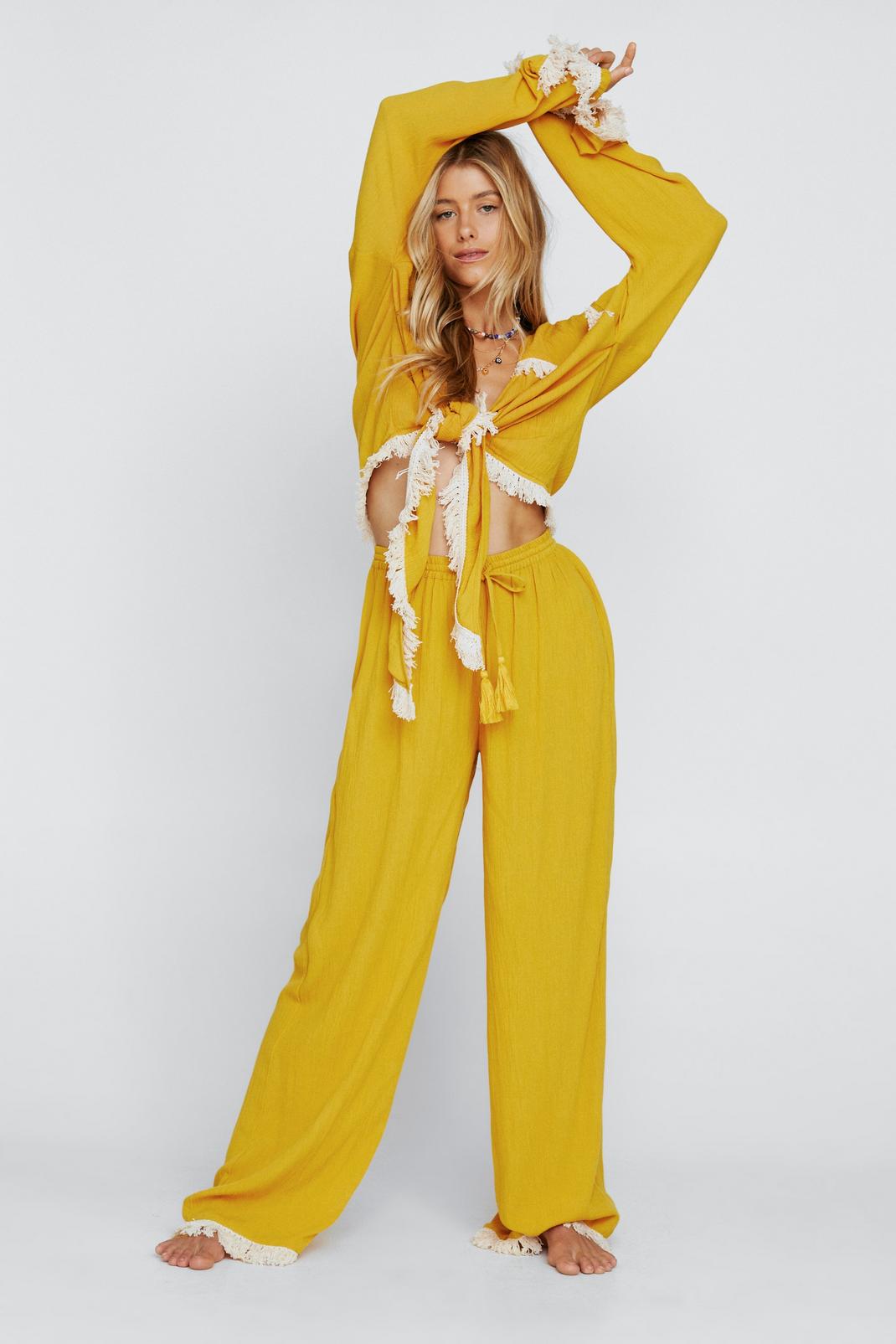 Pantalon froissé avec bordures à franges, Mustard image number 1