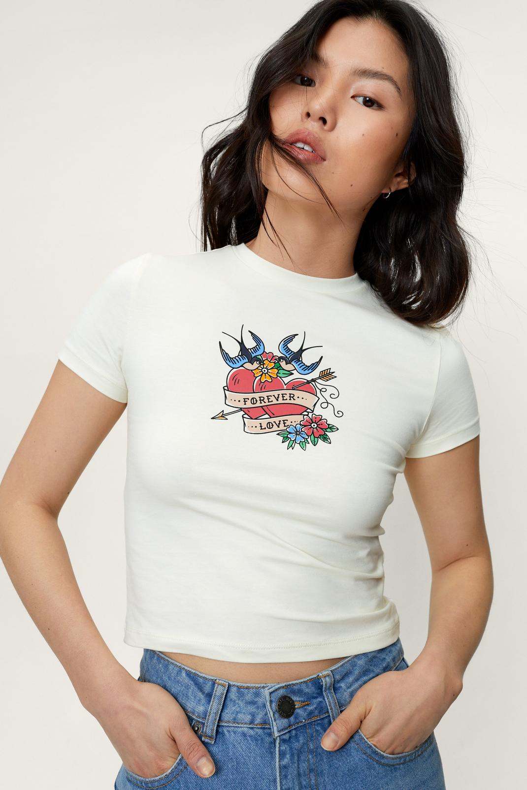 Heart Graphic Cropped Fitted T-Shirt image number 1