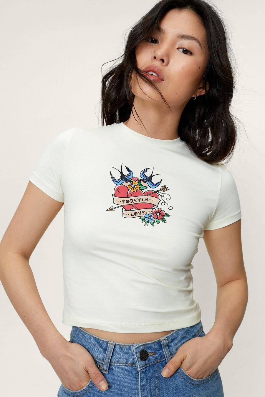 Heart Graphic Cropped Fitted T-Shirt