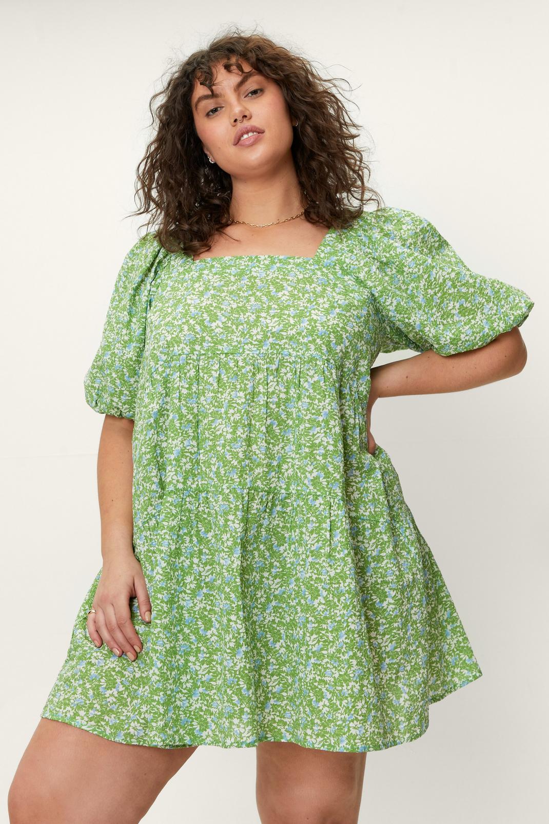 Green Plus Size Floral Crinkle Smock Dress image number 1