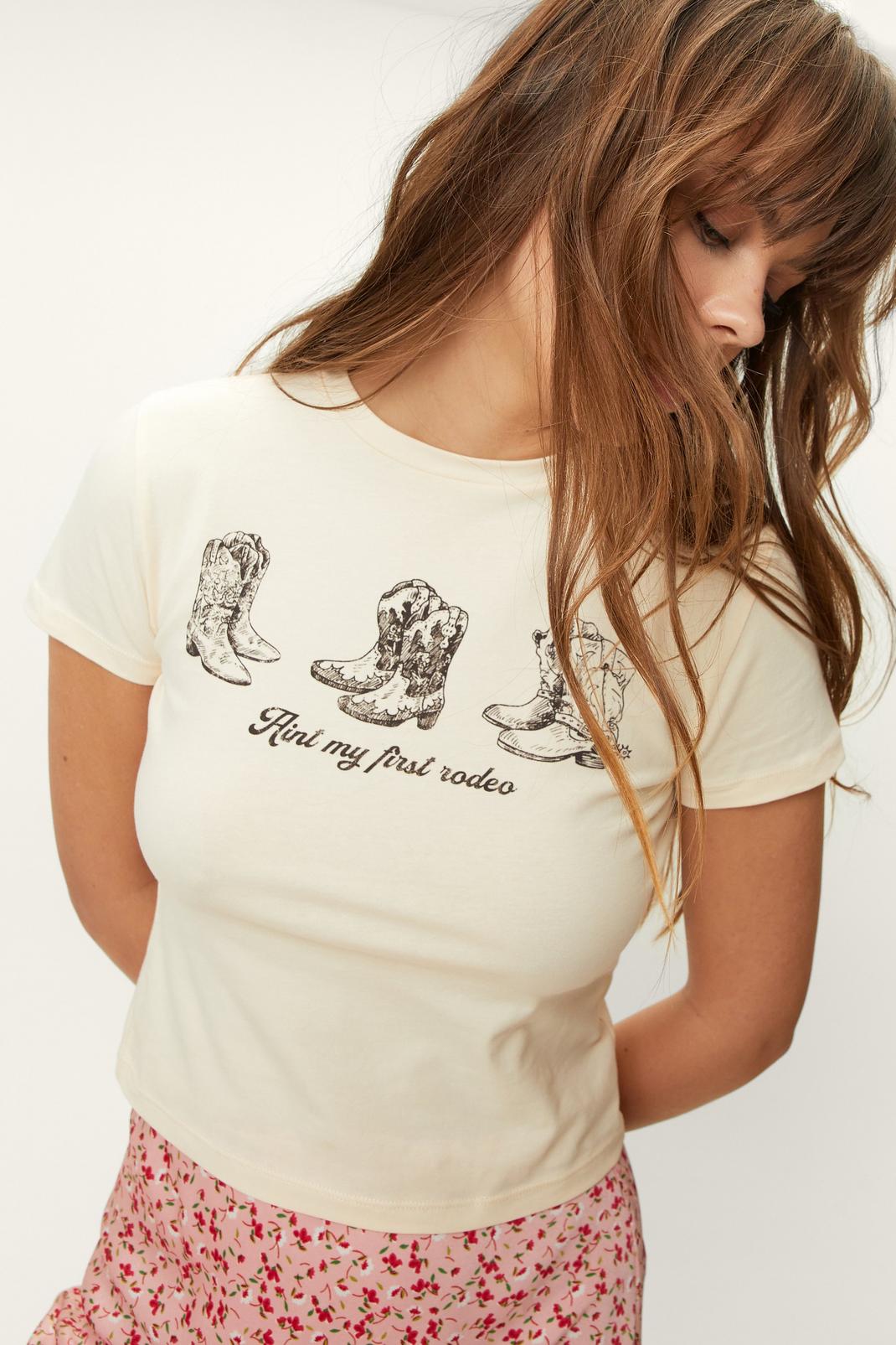 T-Shirt ajusté à motif de bottes de cow-boy, Ecru image number 1