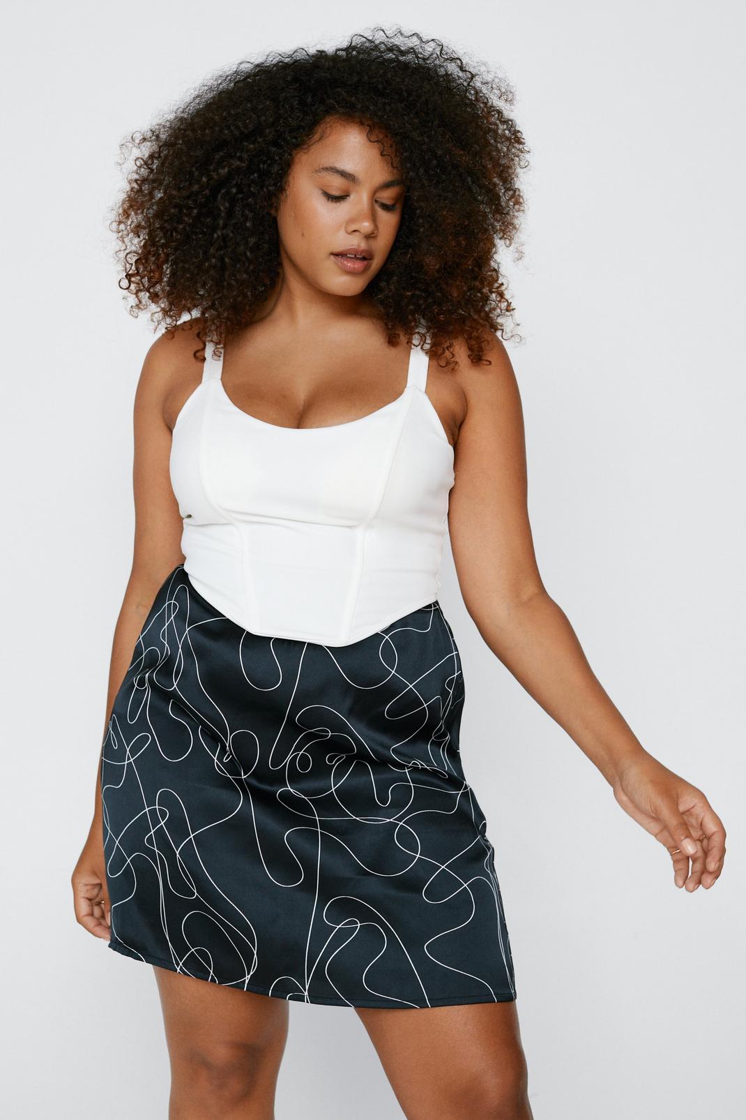 Black Plus Size Linear Print Satin Mini Skirt image number 1