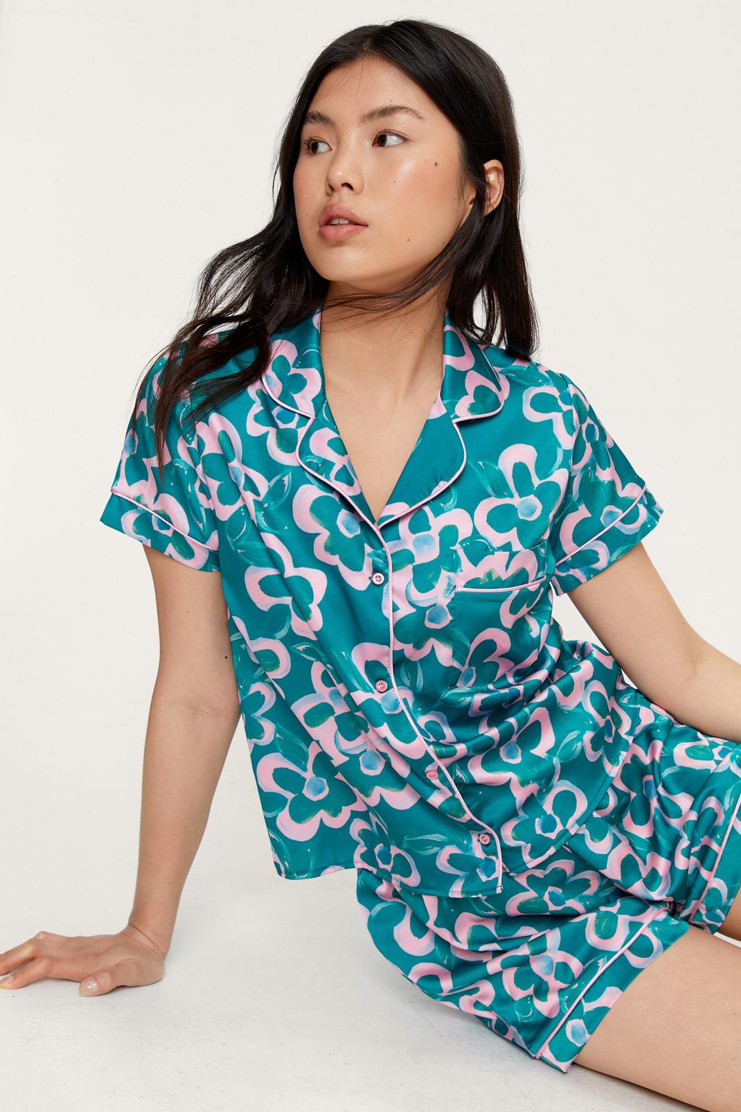 Green Satin Floral Shirt and Shorts Pyjama Set image number 1