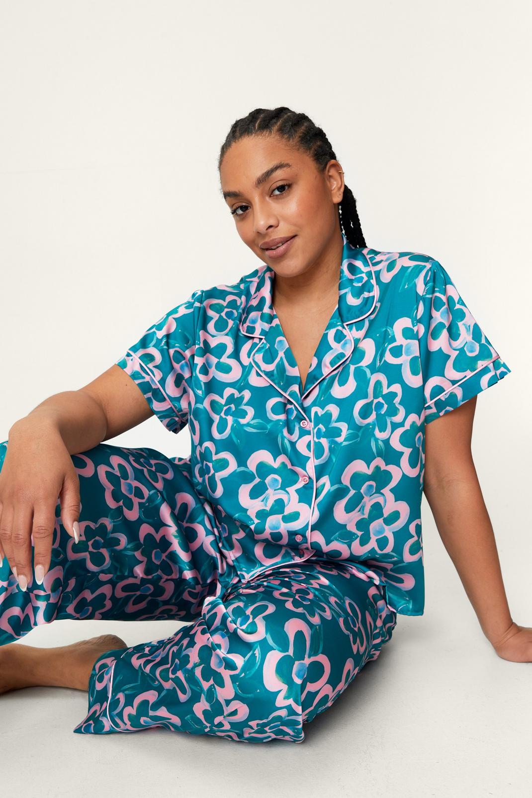 Green Plus Size Satin Floral Print Pajama Set image number 1