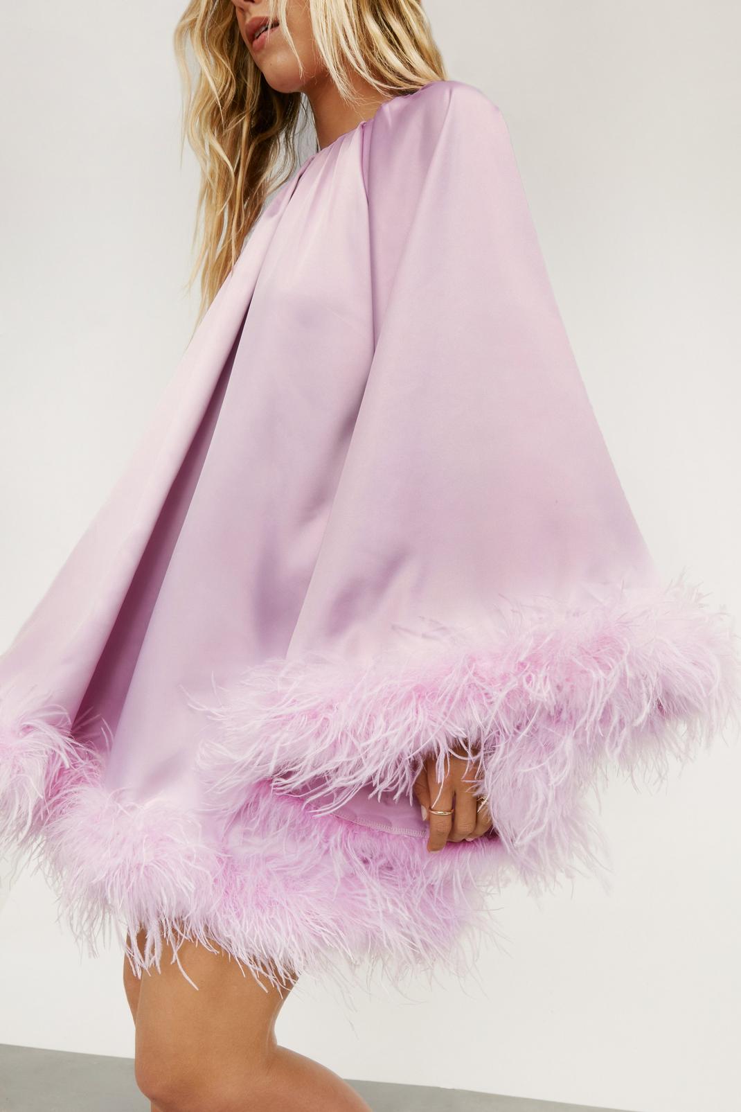 Mini robe évasée satinée à bordure en plumes, Lilac image number 1