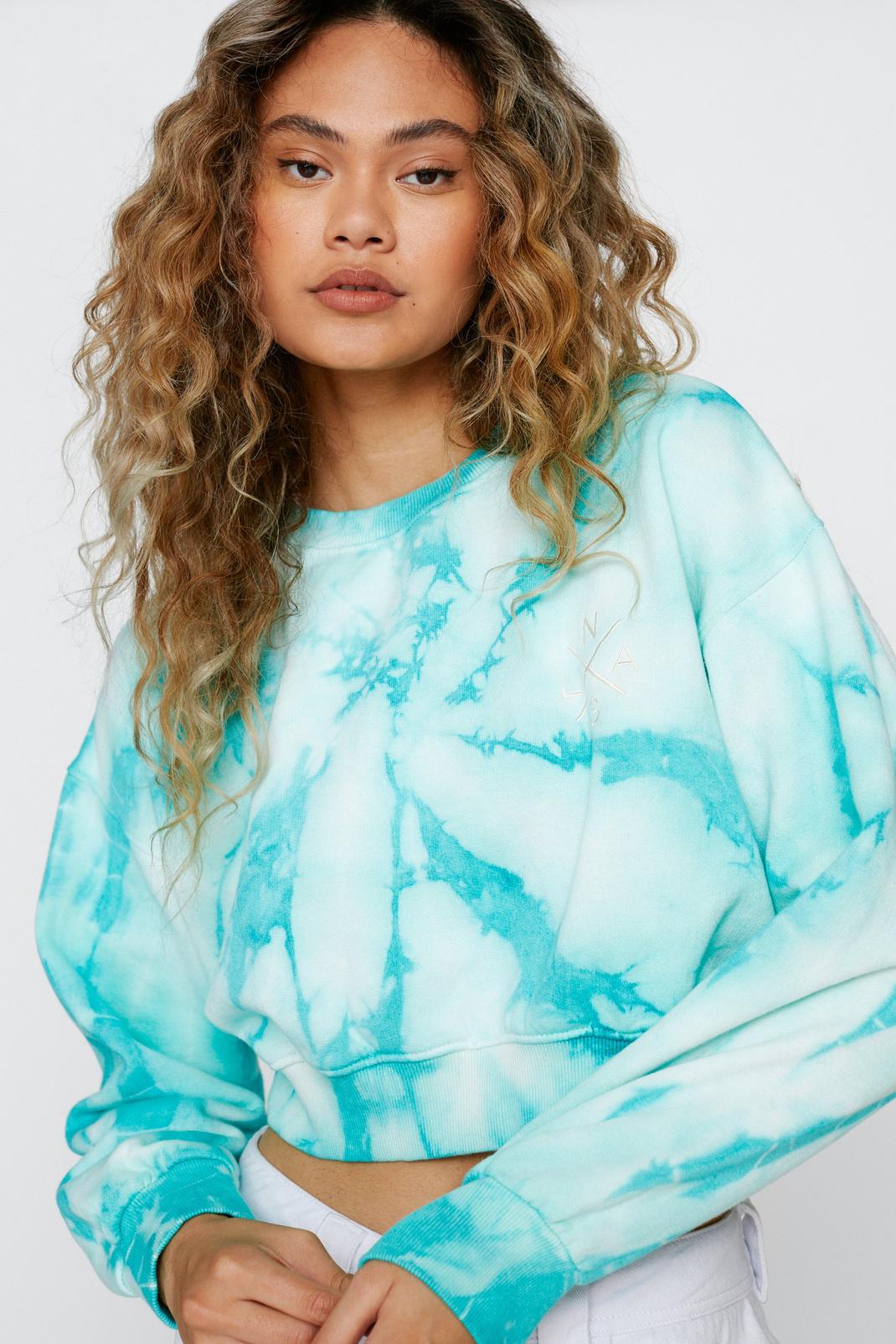 Green Cropped Relaxed Tie Dye Sweatshirt image number 1