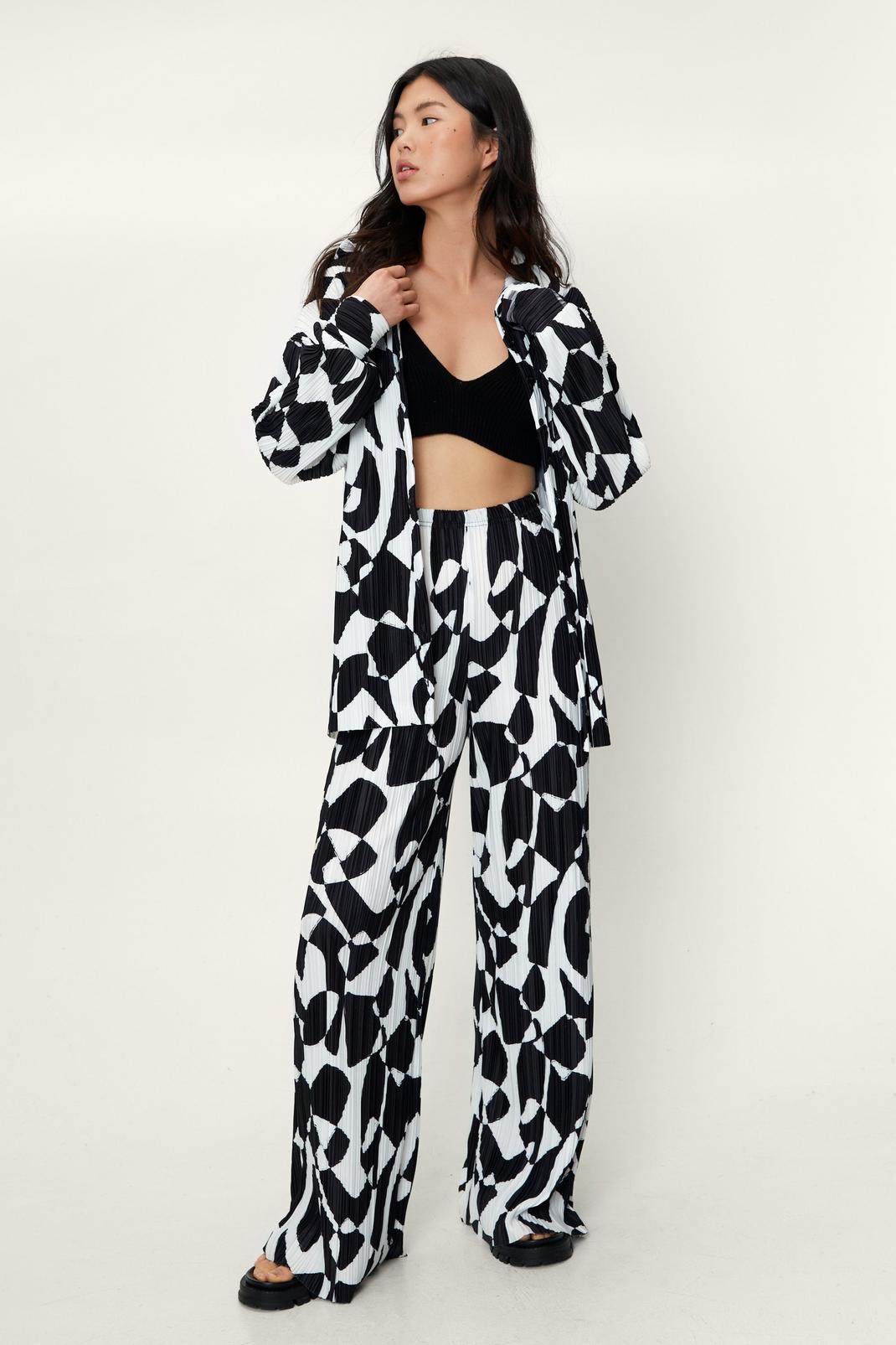 High Waisted Mono Abstract Print Plisse Pants  image number 1