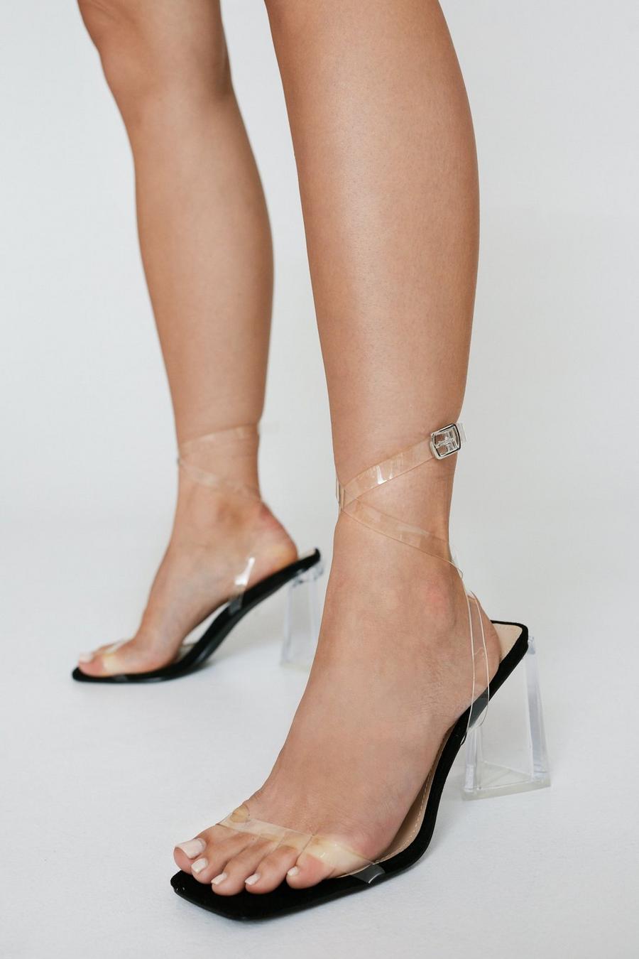 Sandales à talons en suédine avec brides transparentes