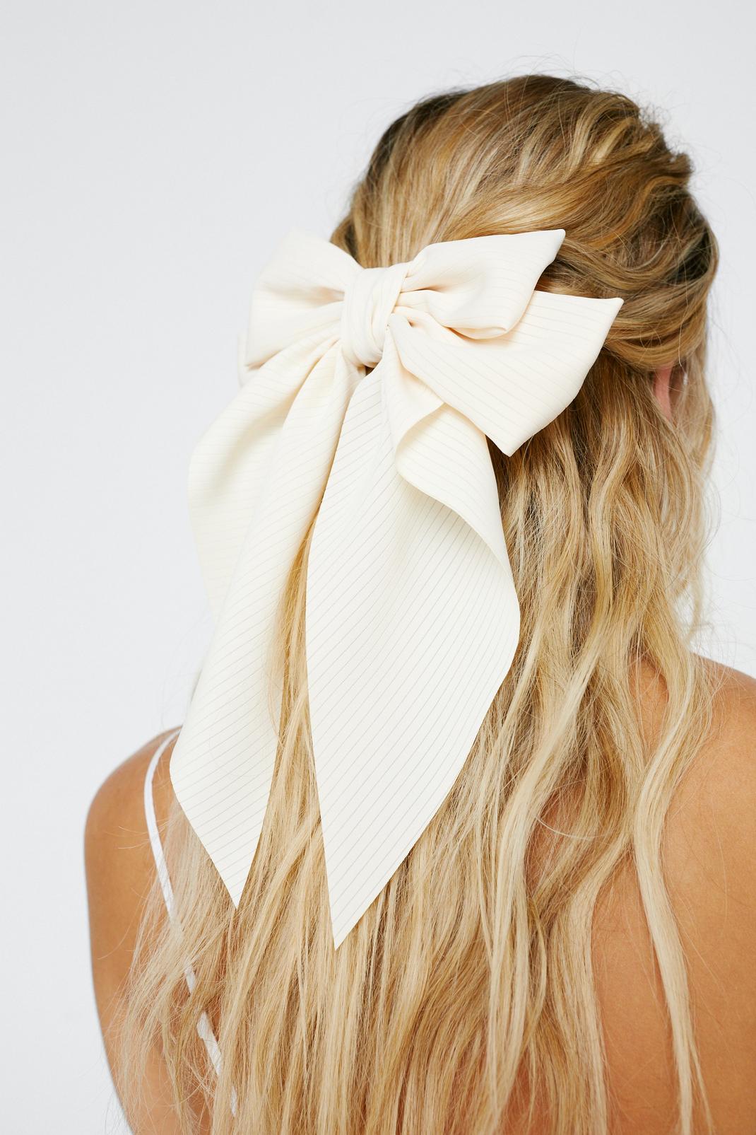 Cream Oversized Bow Hair Tie image number 1