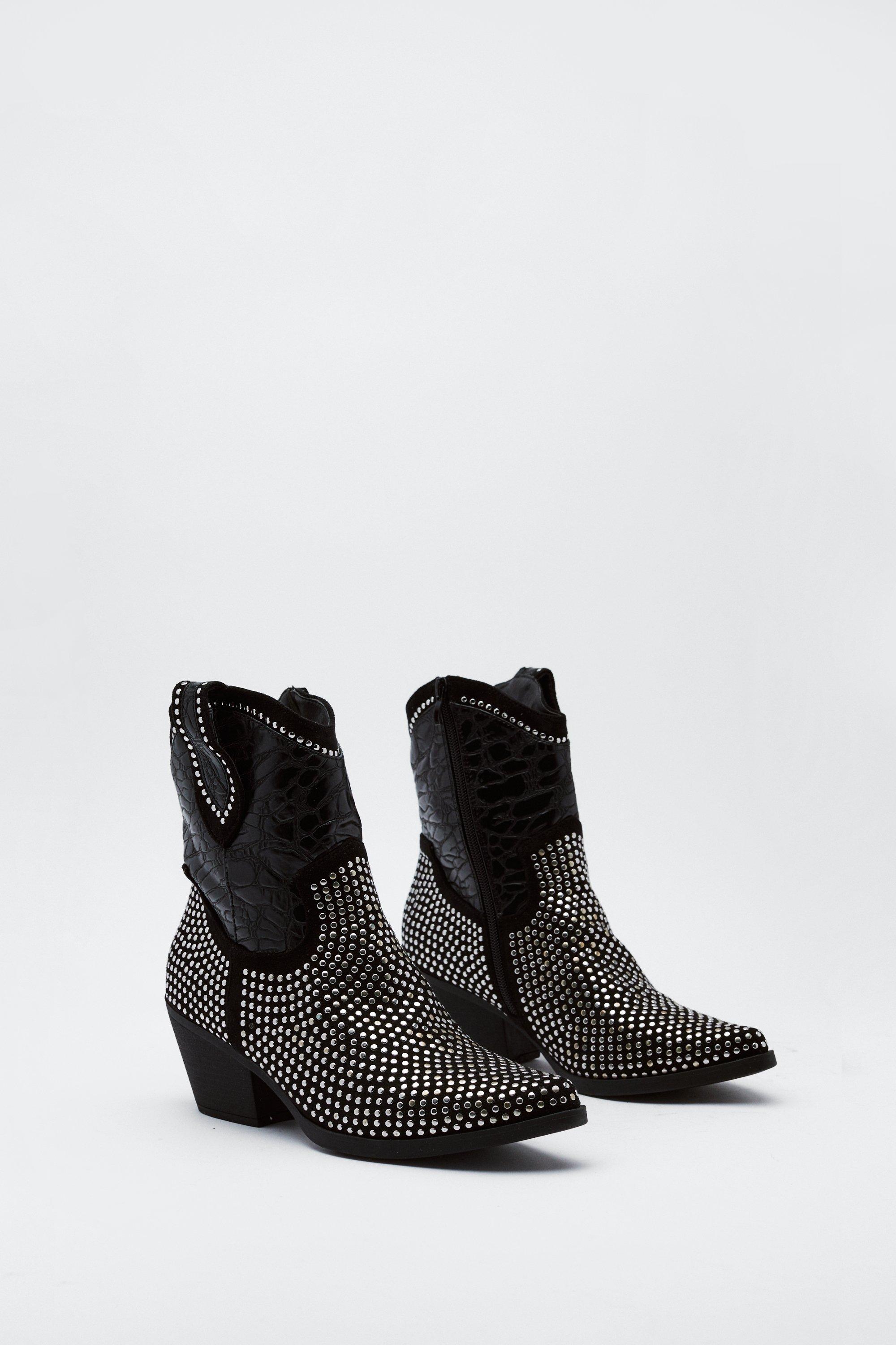 Croc studded chelsea discount boots