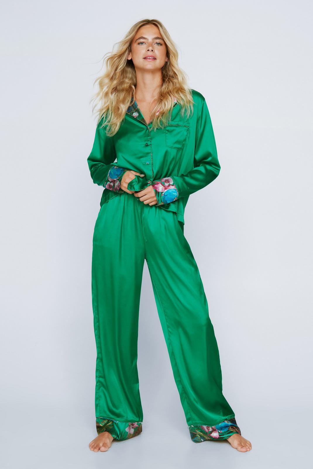 Green Contrast Peacock Print Long Pajama Set image number 1