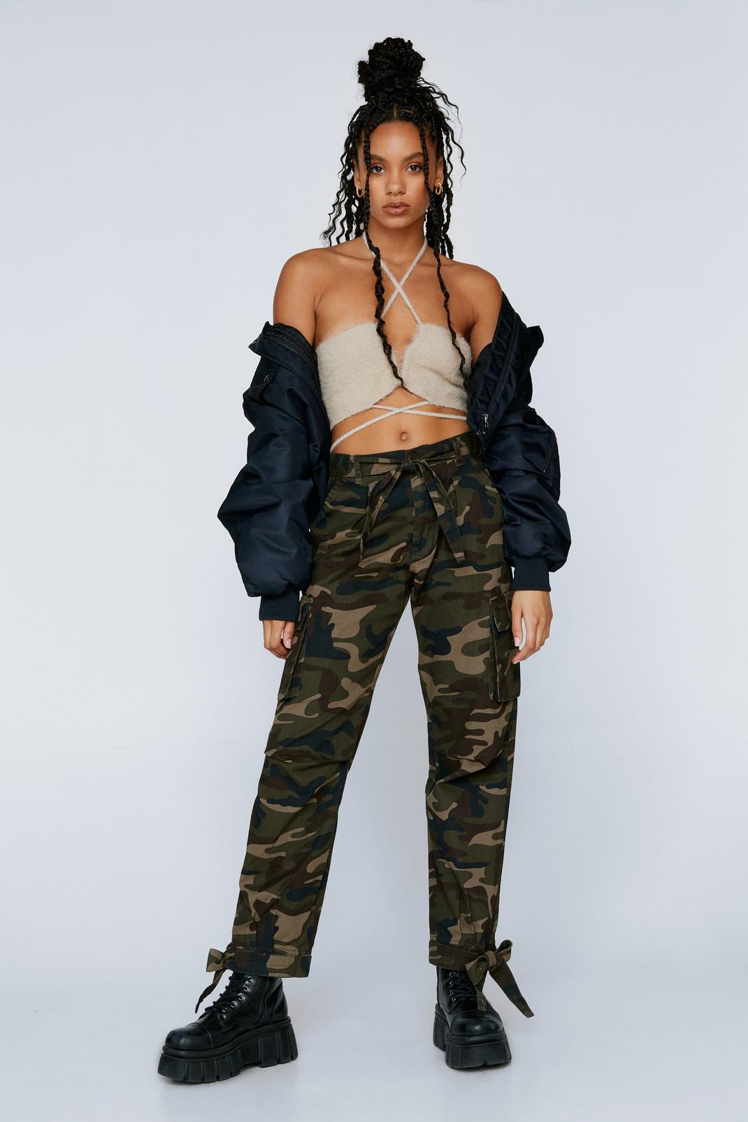 Green Low Rise Camo Print Cargo Pants image number 1