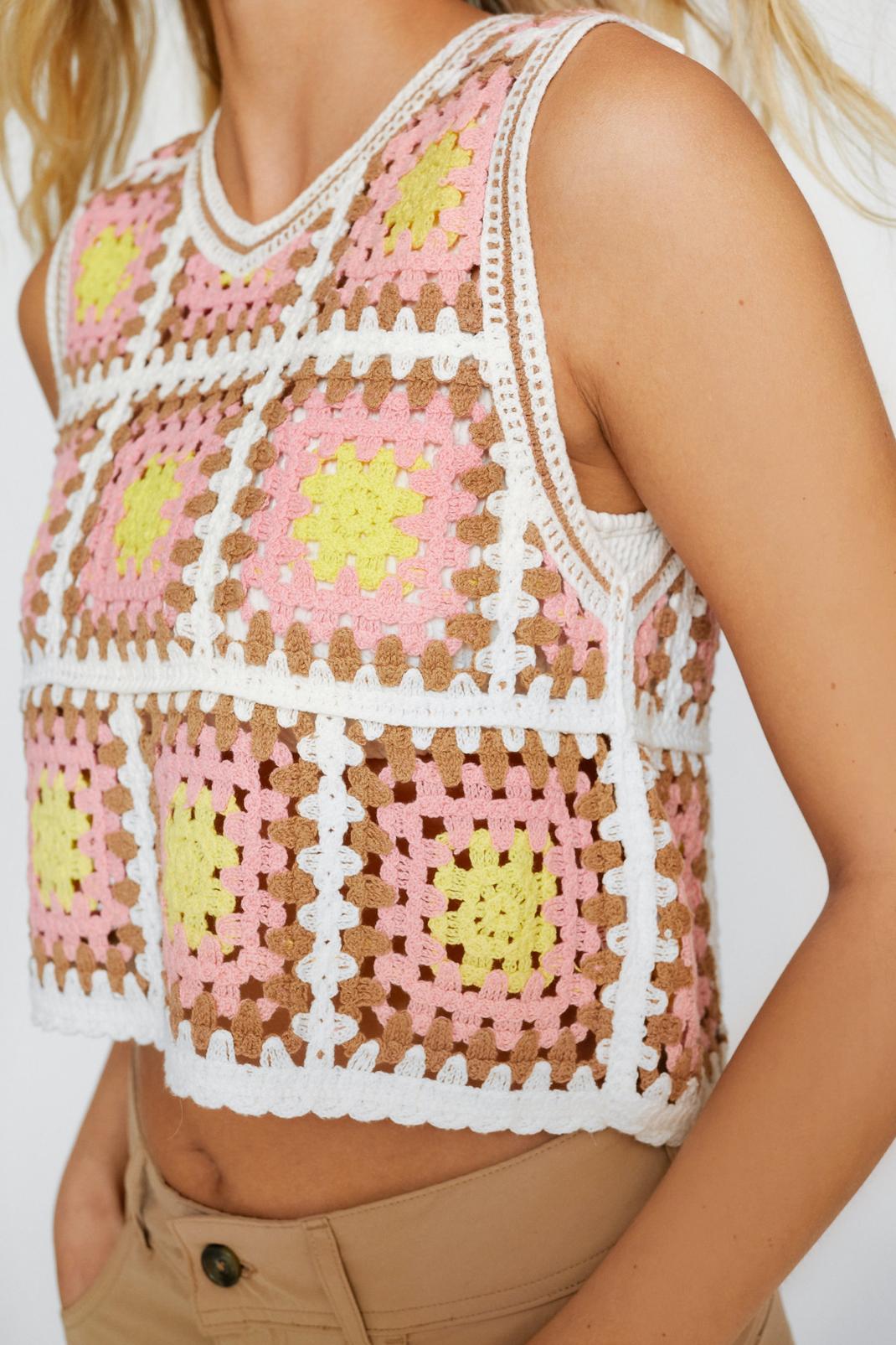 Pink Patterned Crochet Cropped Sleeveless Tank Top image number 1