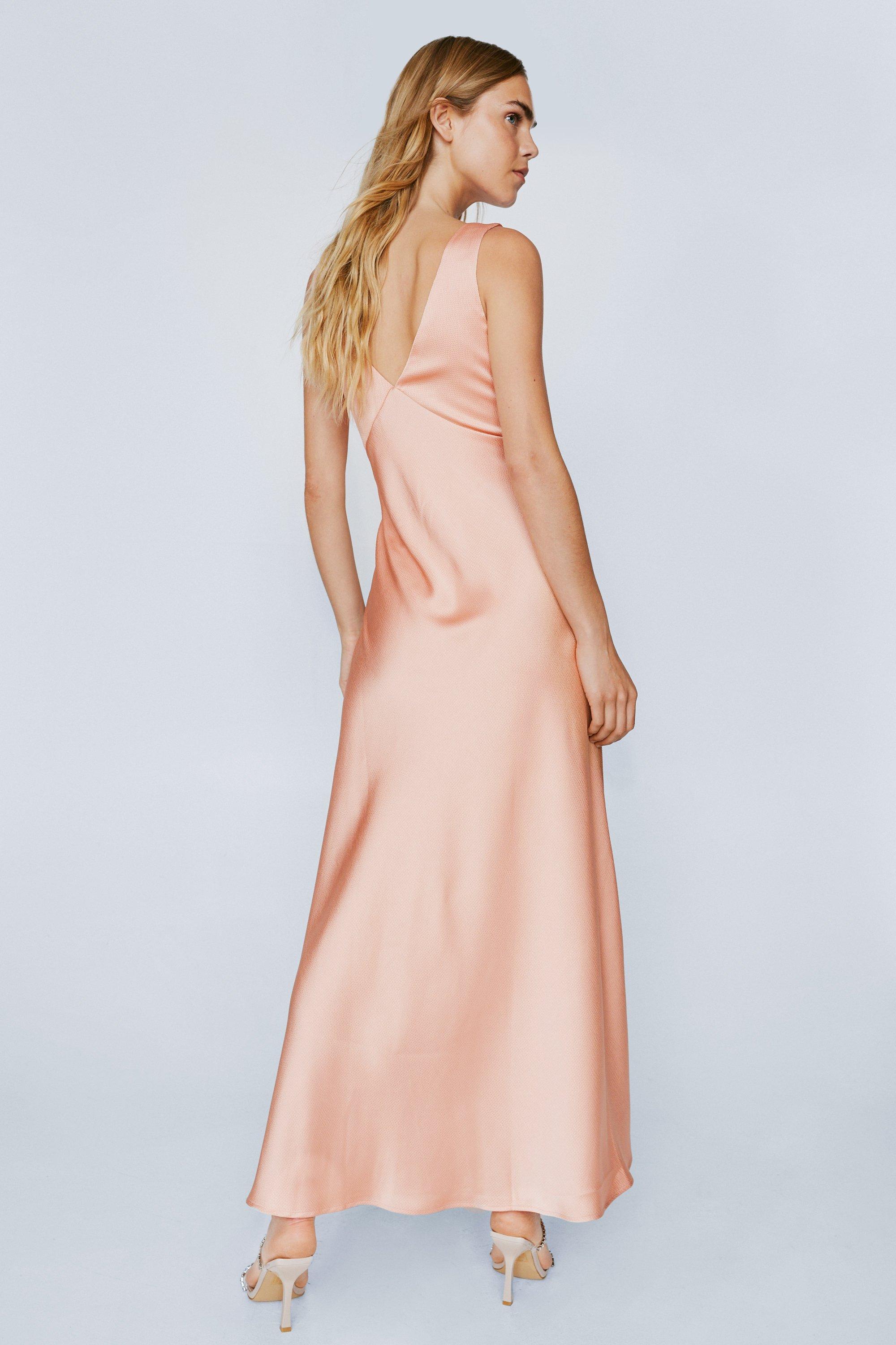 Plunging neckline hot sale maxi dress