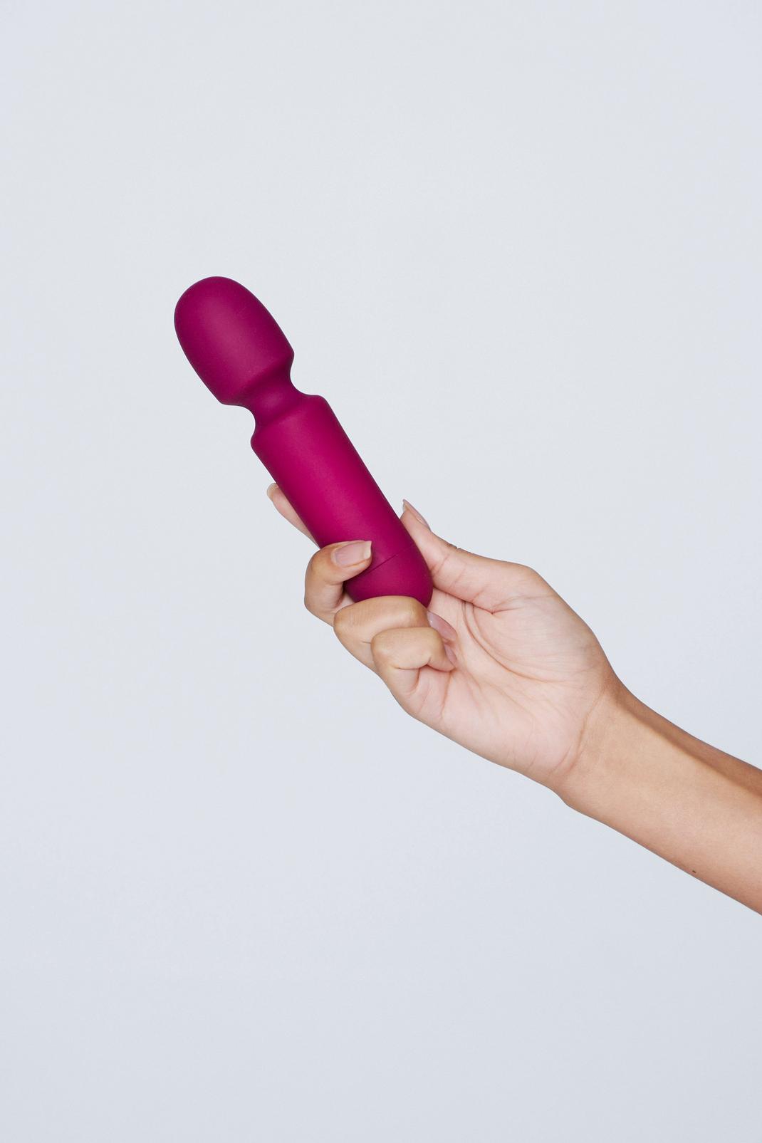 Plum Battery Operated Wand image number 1