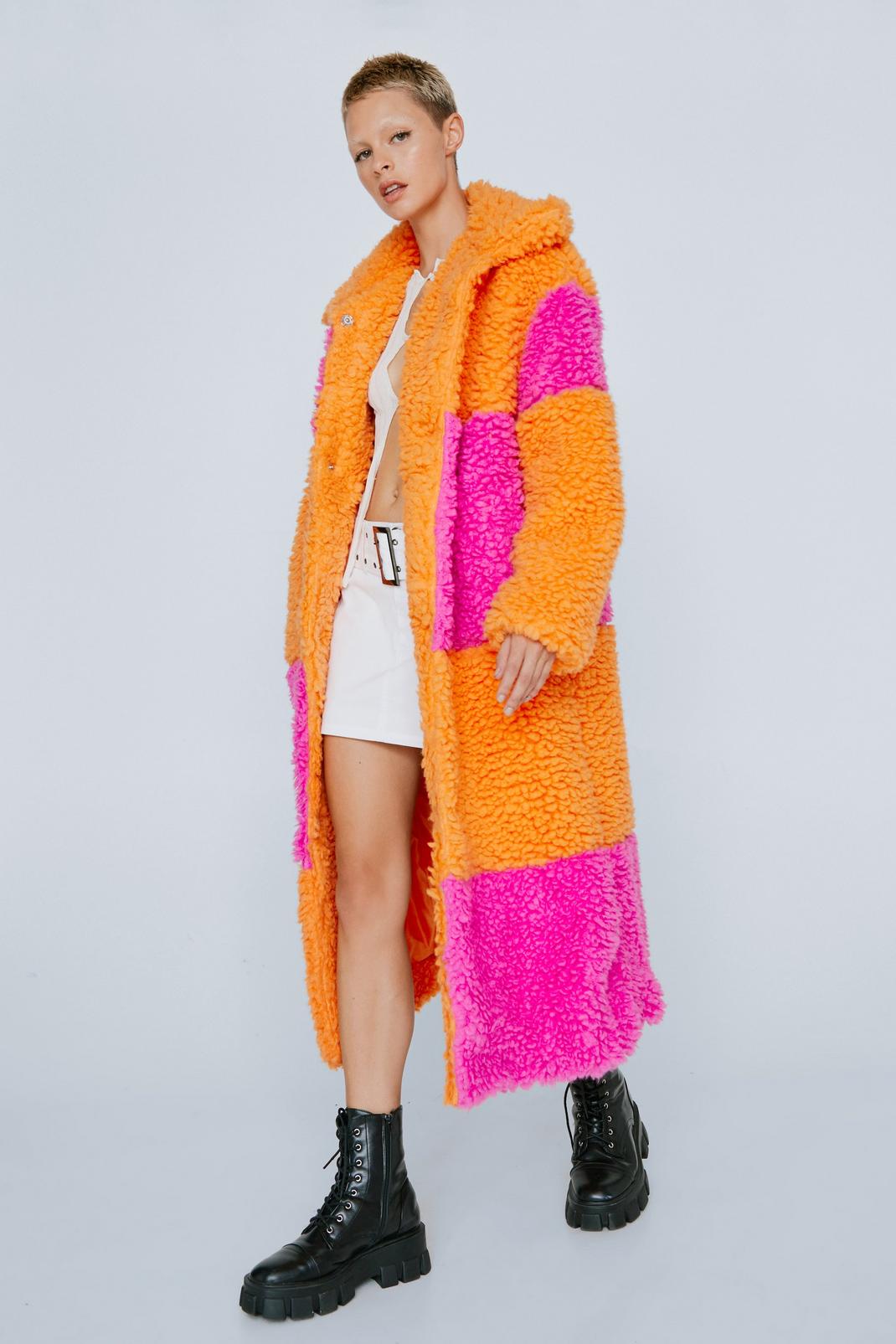 Manteau long en faux mouton color block, Pink image number 1